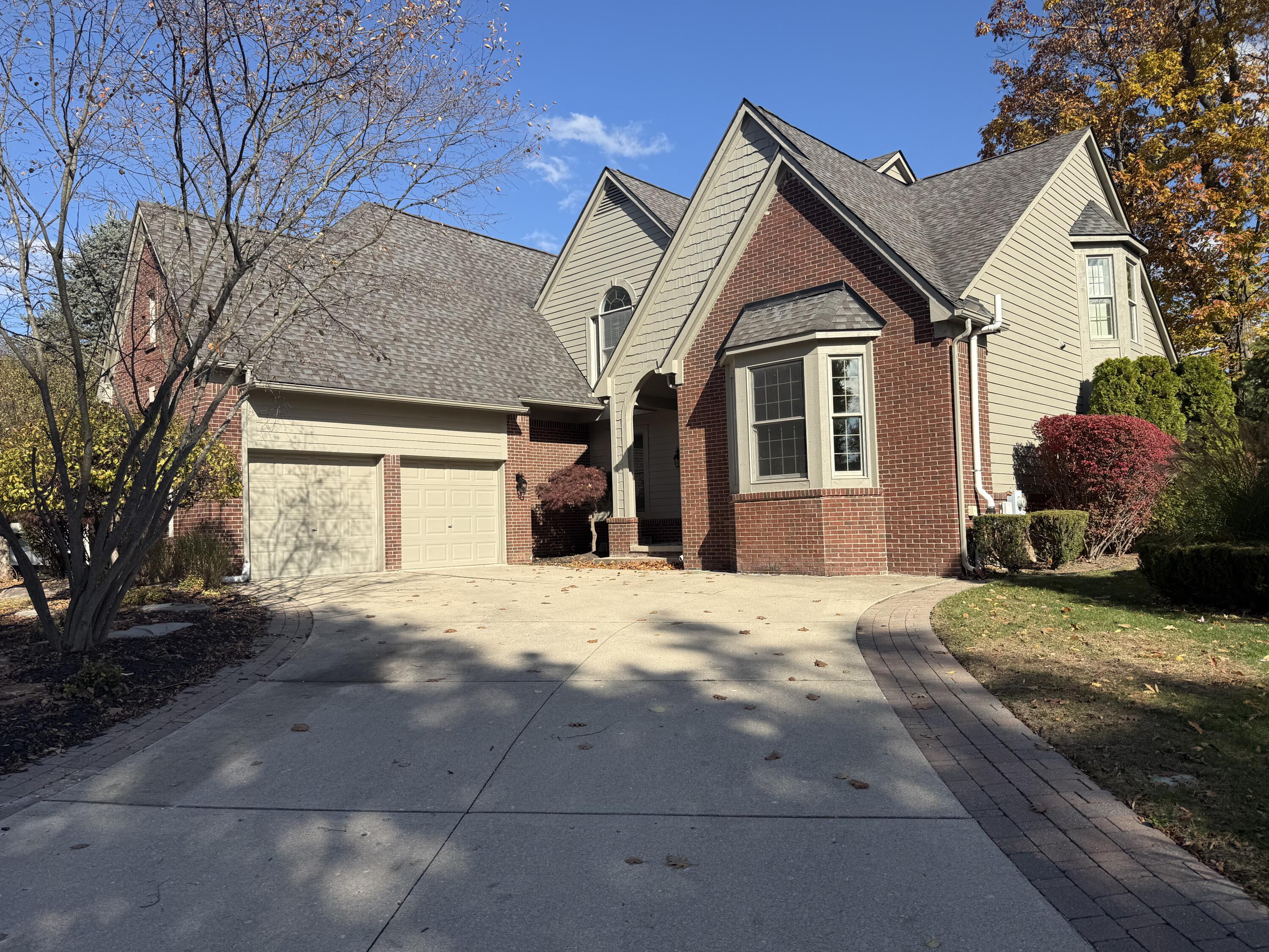 18145 Shoreline Court Property Photo 3