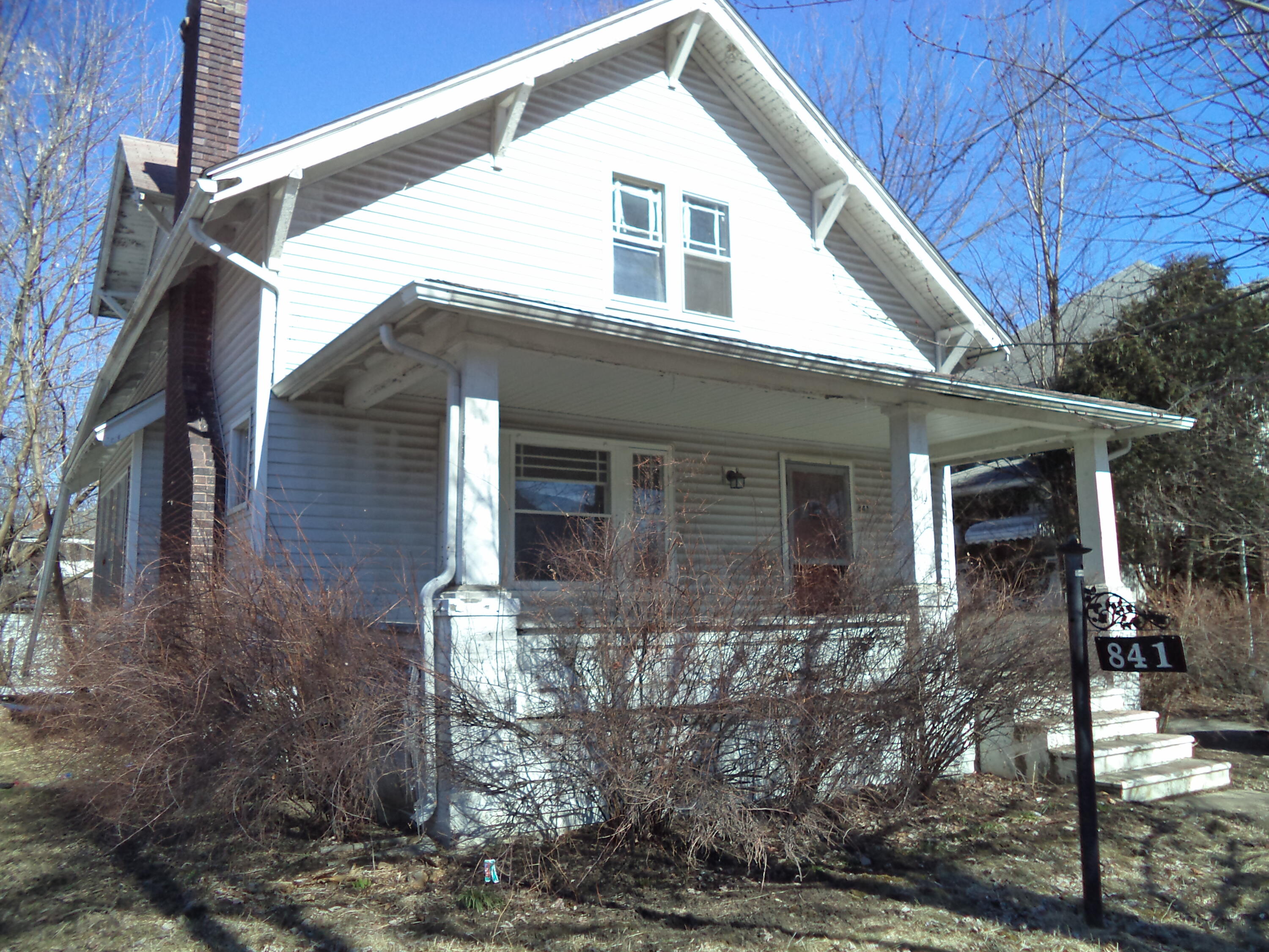 841 E 8th Street Property Photo 1