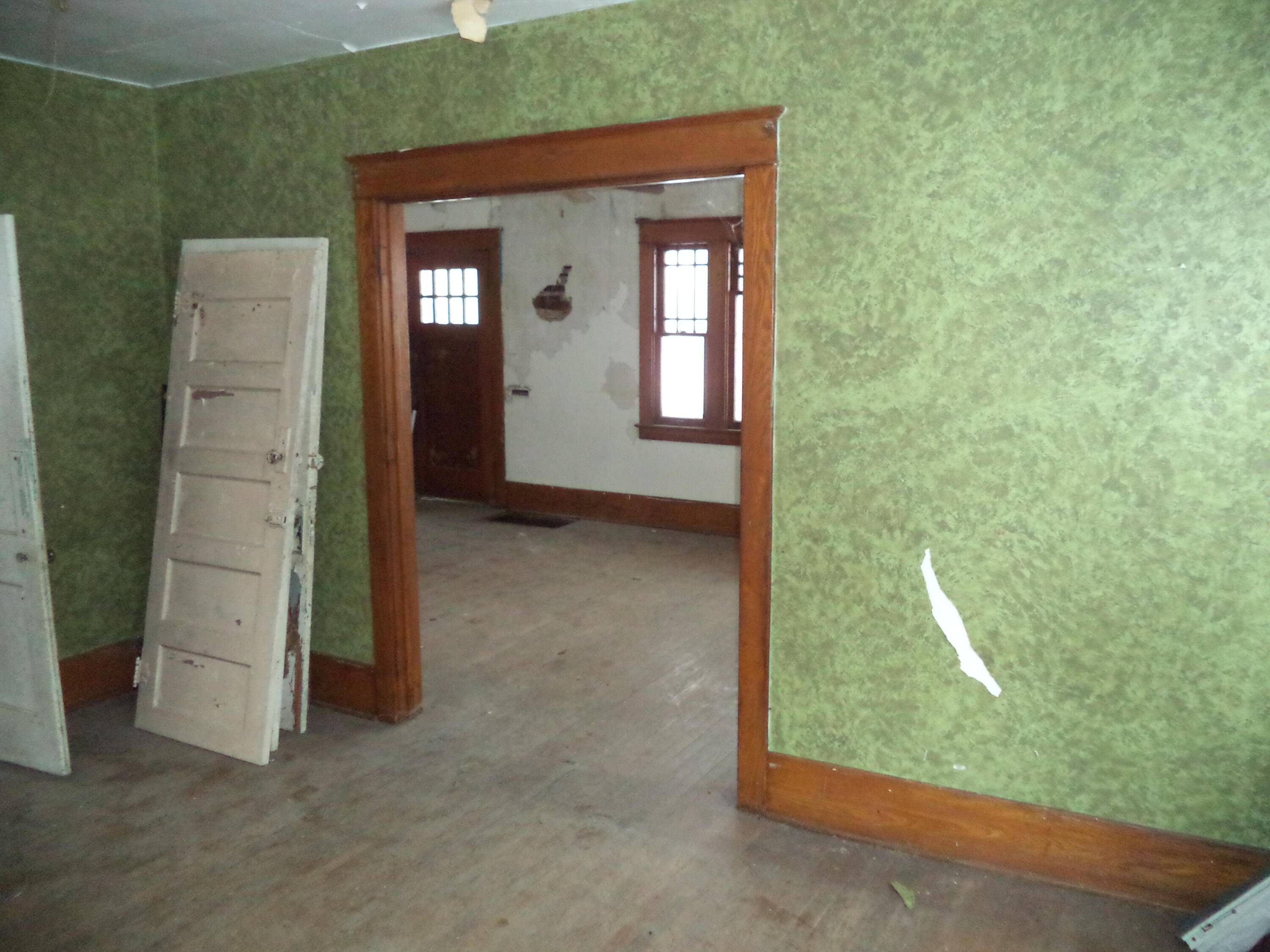 841 E 8th Street Property Photo 3