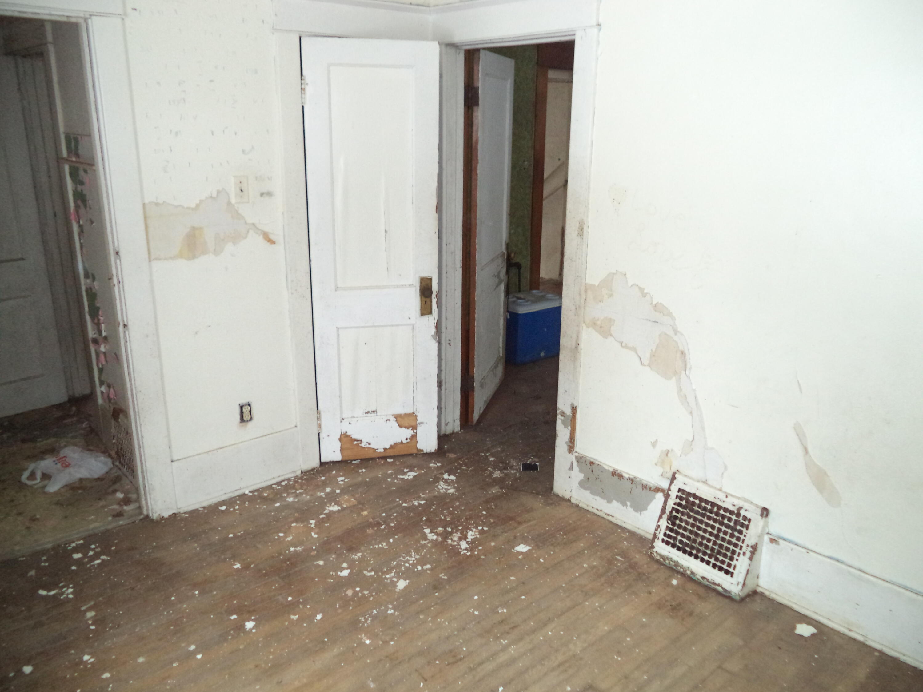 841 E 8th Street Property Photo 5