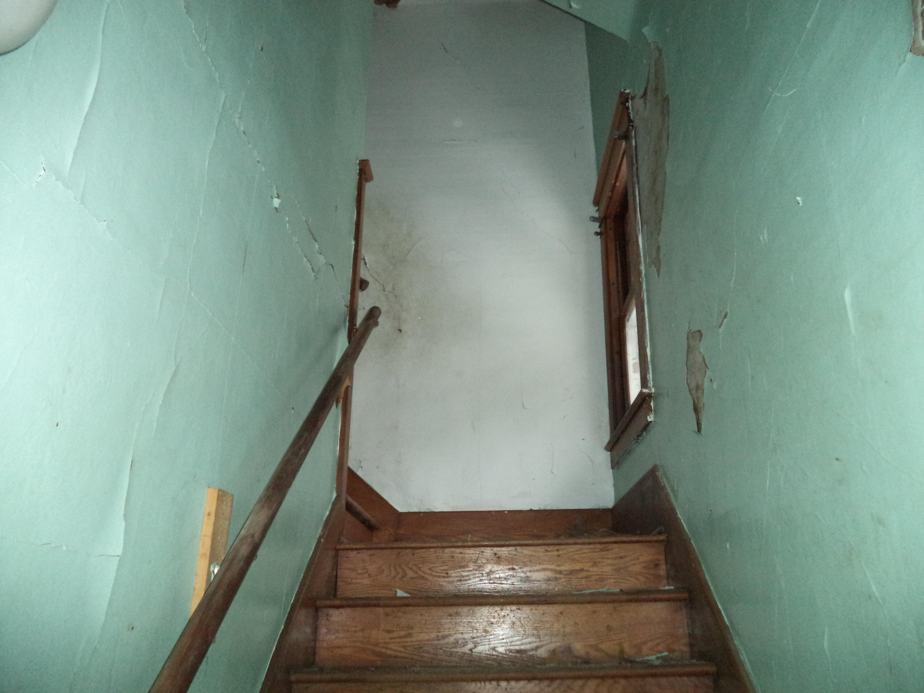 841 E 8th Street Property Photo 8