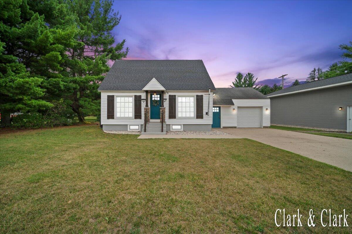2016 E Croton Drive Property Photo 2