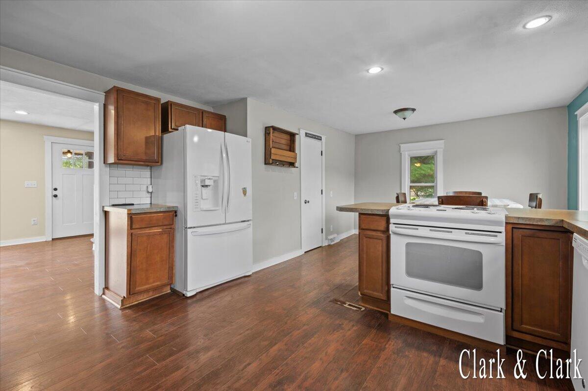 2016 E Croton Drive Property Photo 4