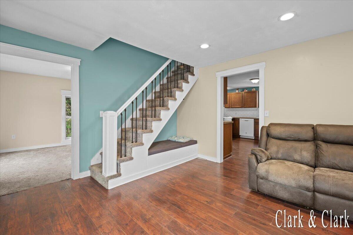 2016 E Croton Drive Property Photo 7