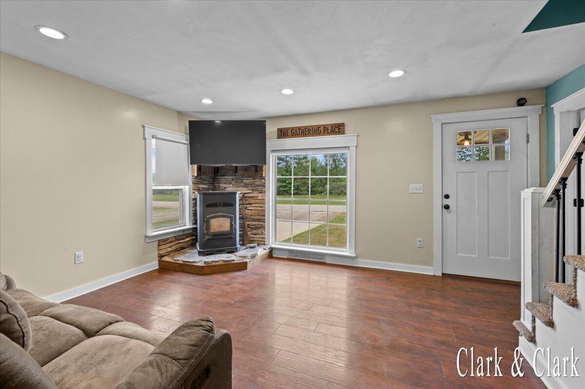 2016 E Croton Drive Property Photo 8