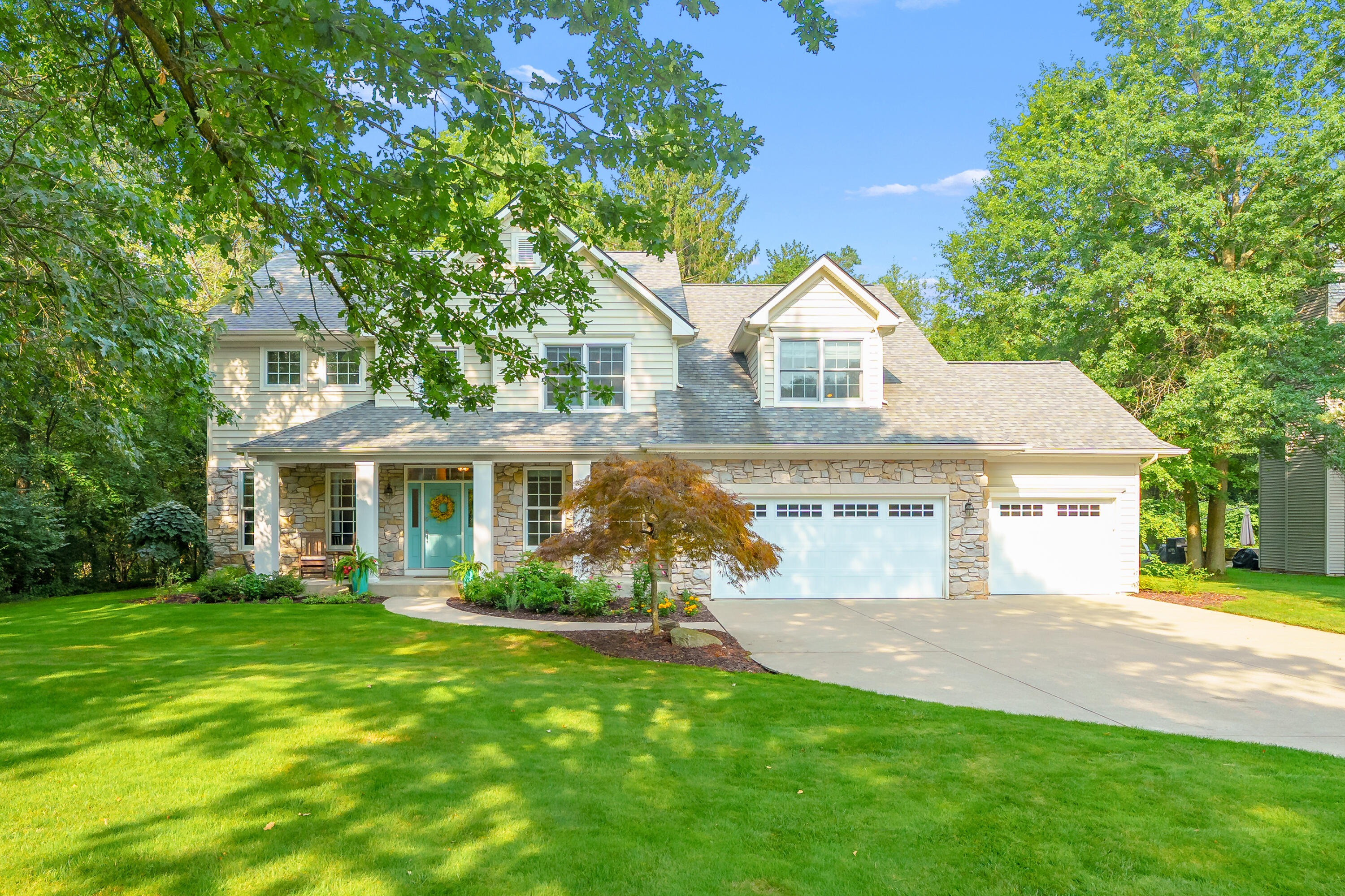 6251 Bethany Circle Property Photo 1