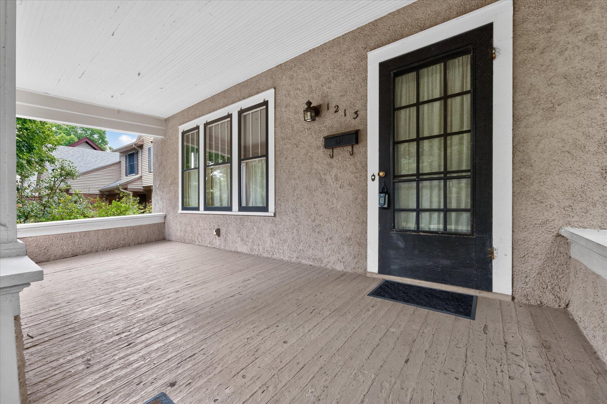 1213 W Liberty Street Property Photo 4