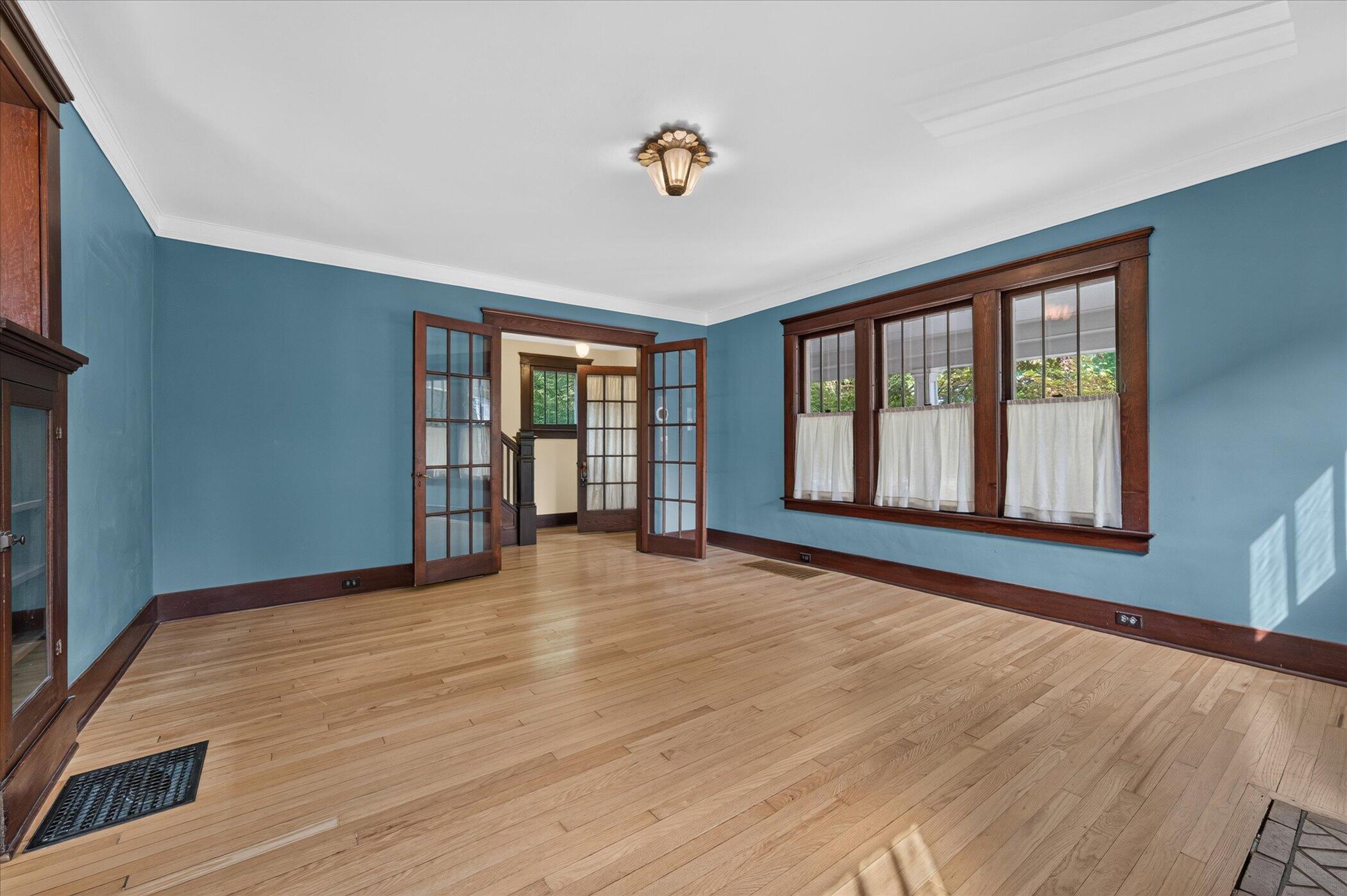 1213 W Liberty Street Property Photo 8