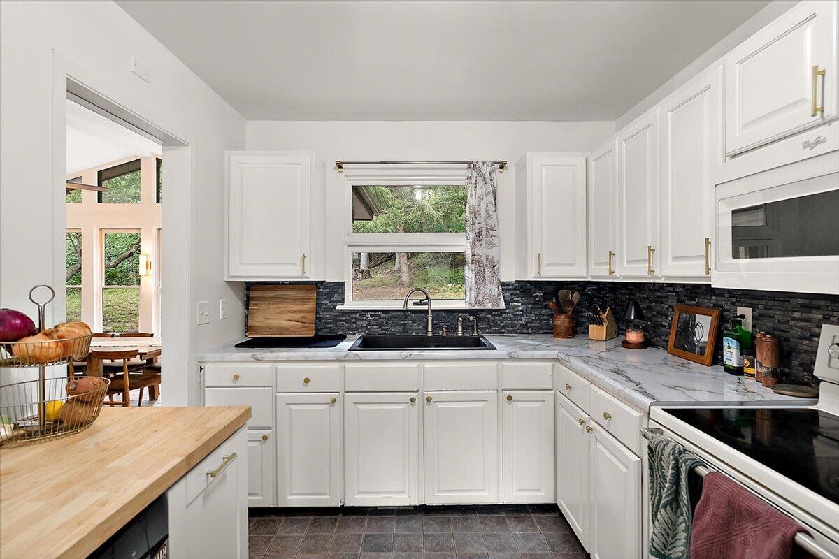 4801 Lake Street Property Photo 13