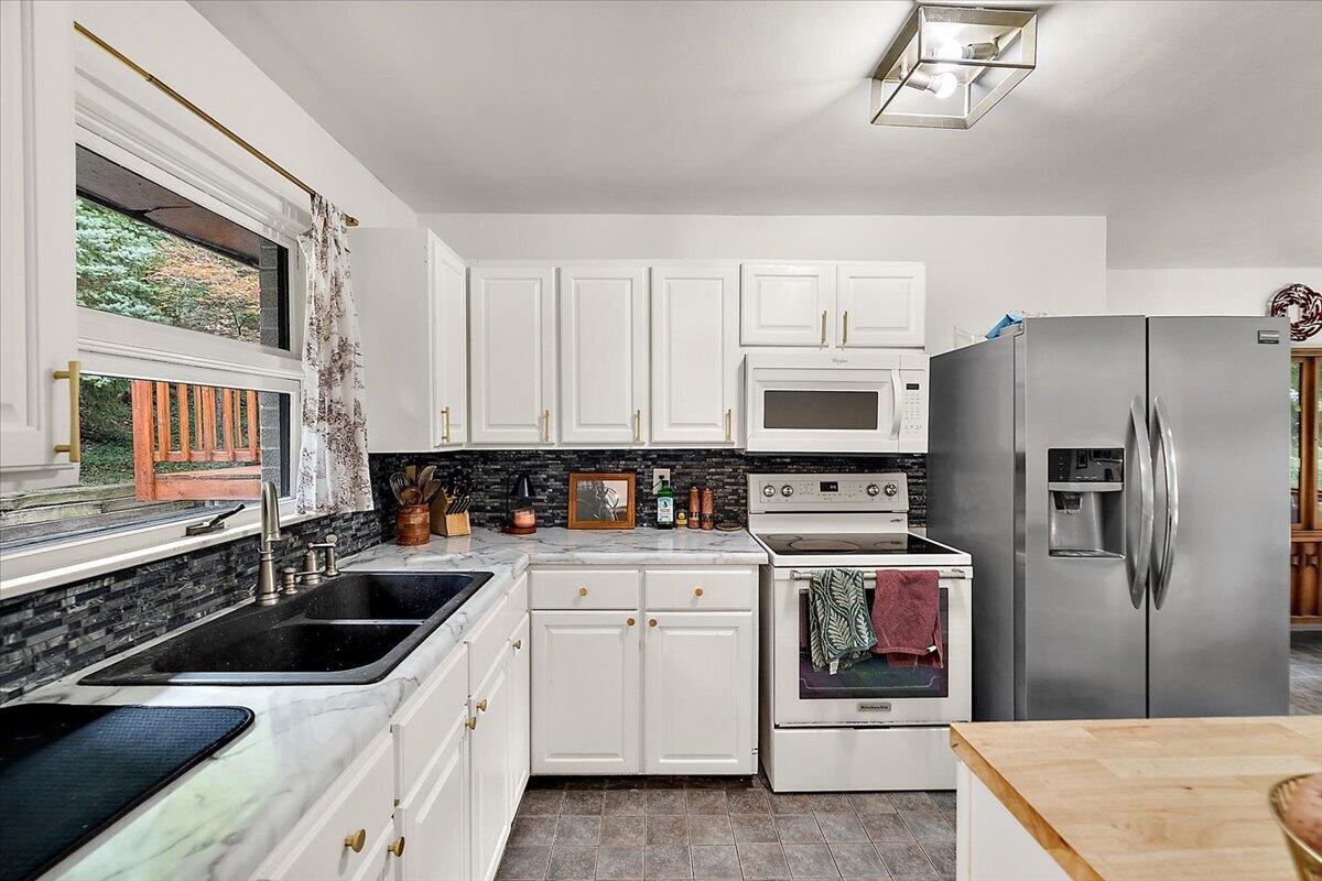 4801 Lake Street Property Photo 15