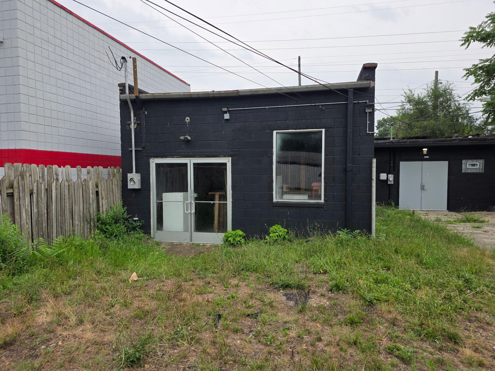 3517 E 8 Mile Road Property Photo 3