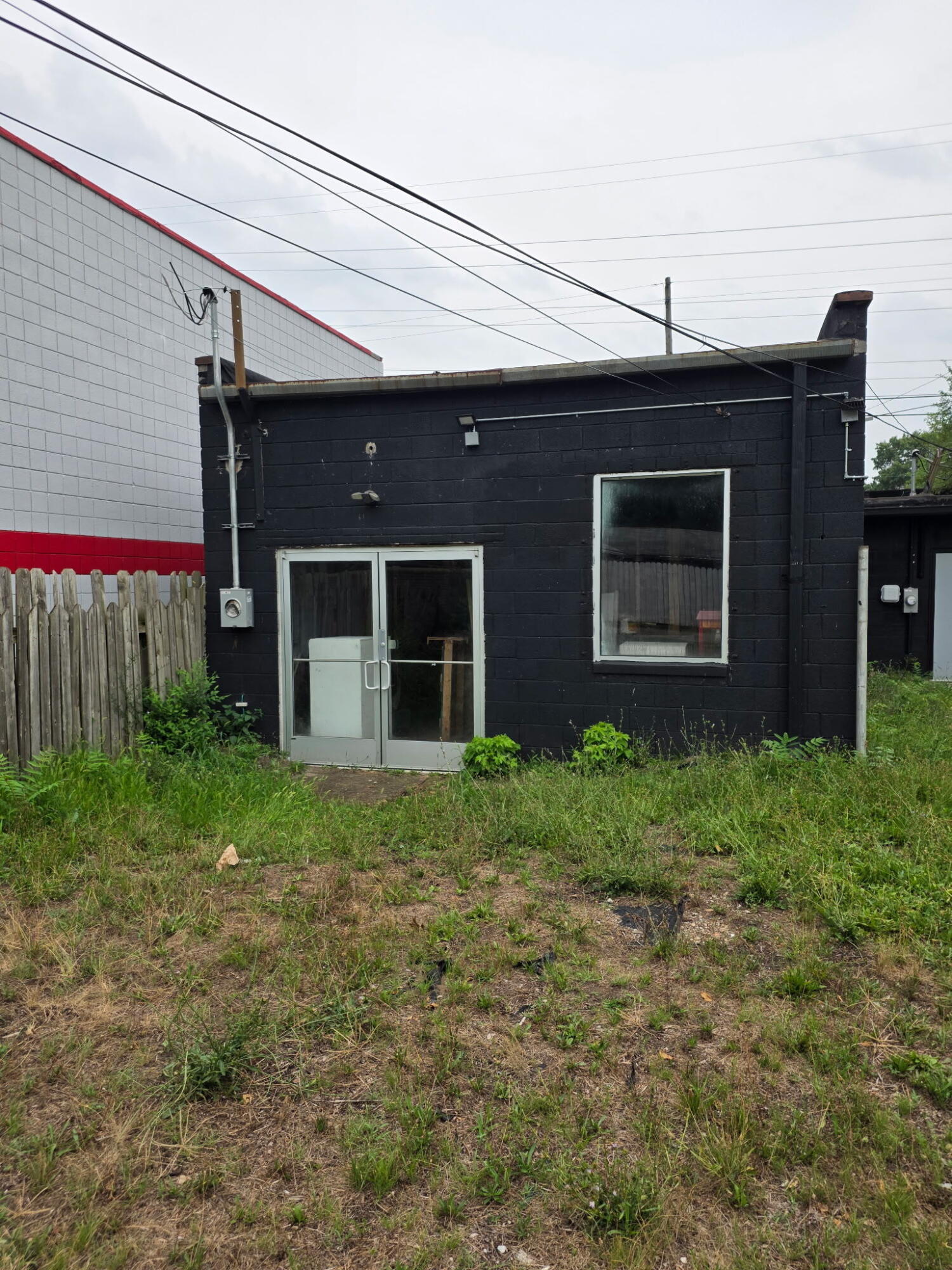 3517 E 8 Mile Road Property Photo 4