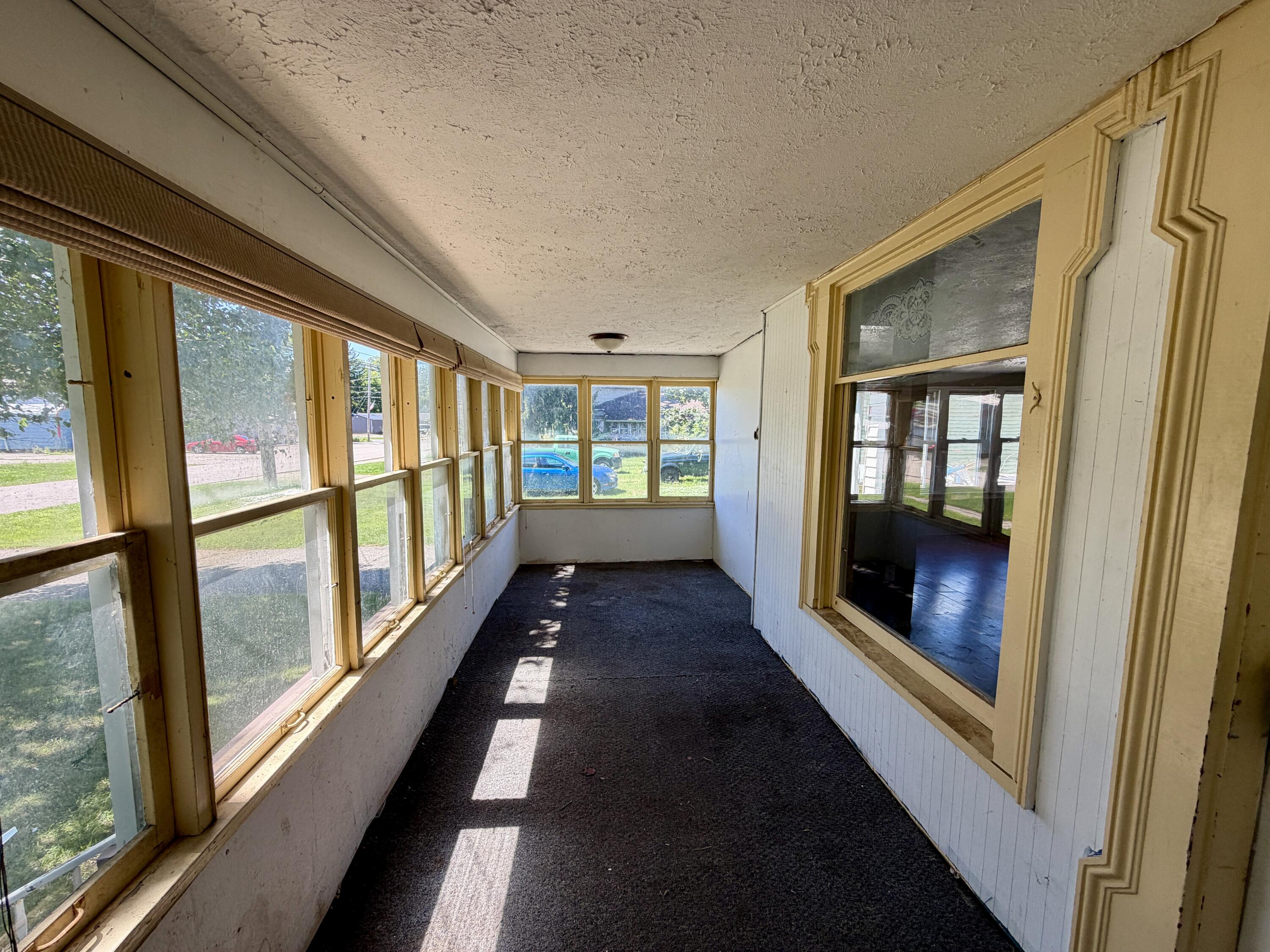 127 E Mill Street Property Photo 6
