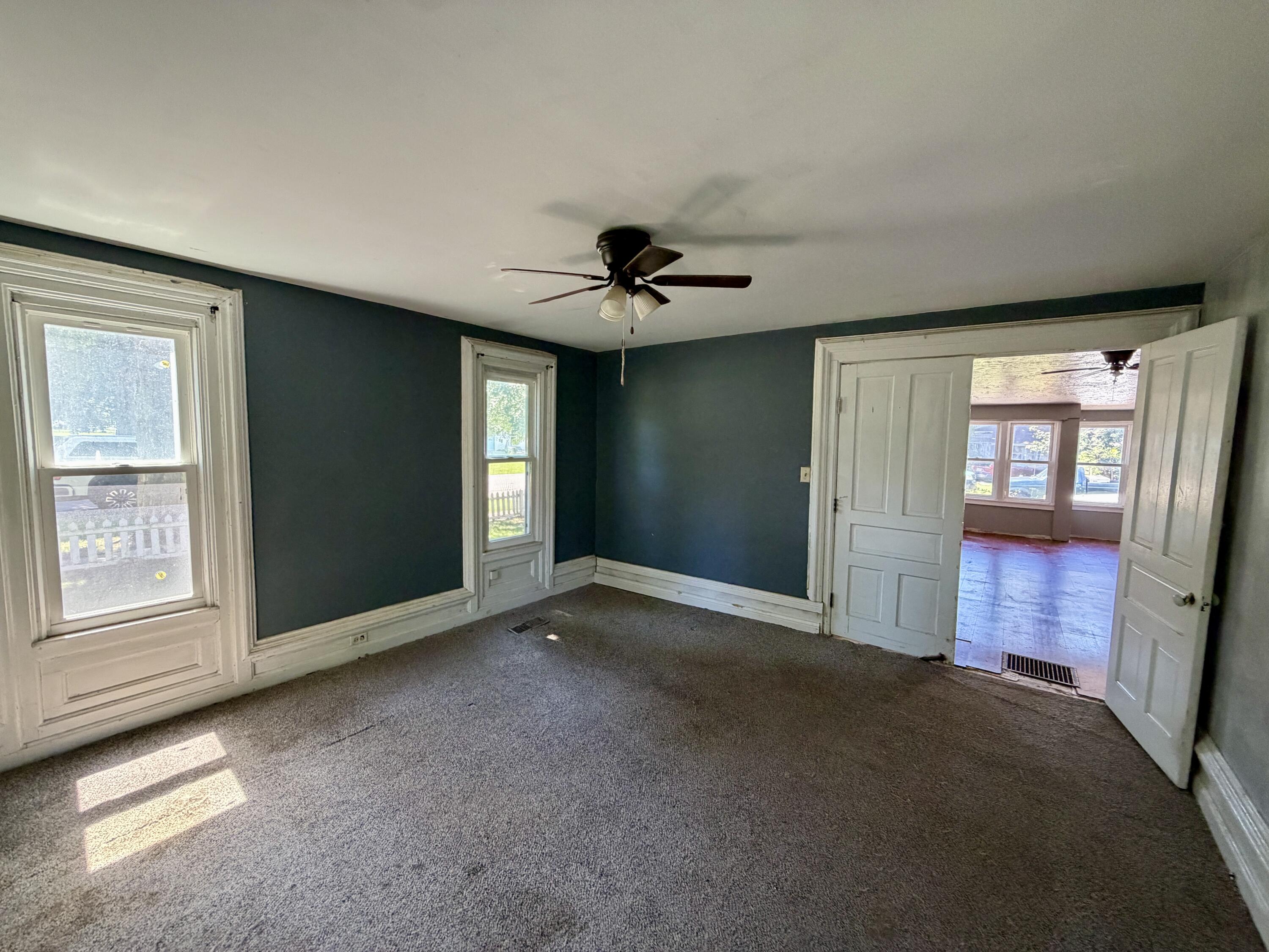 127 E Mill Street Property Photo 10