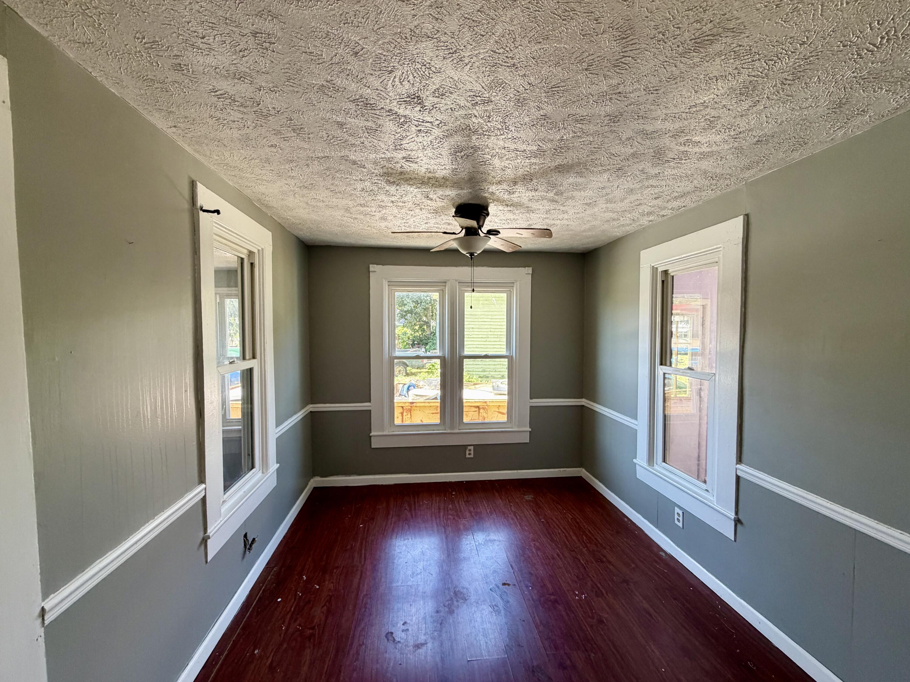 127 E Mill Street Property Photo 13