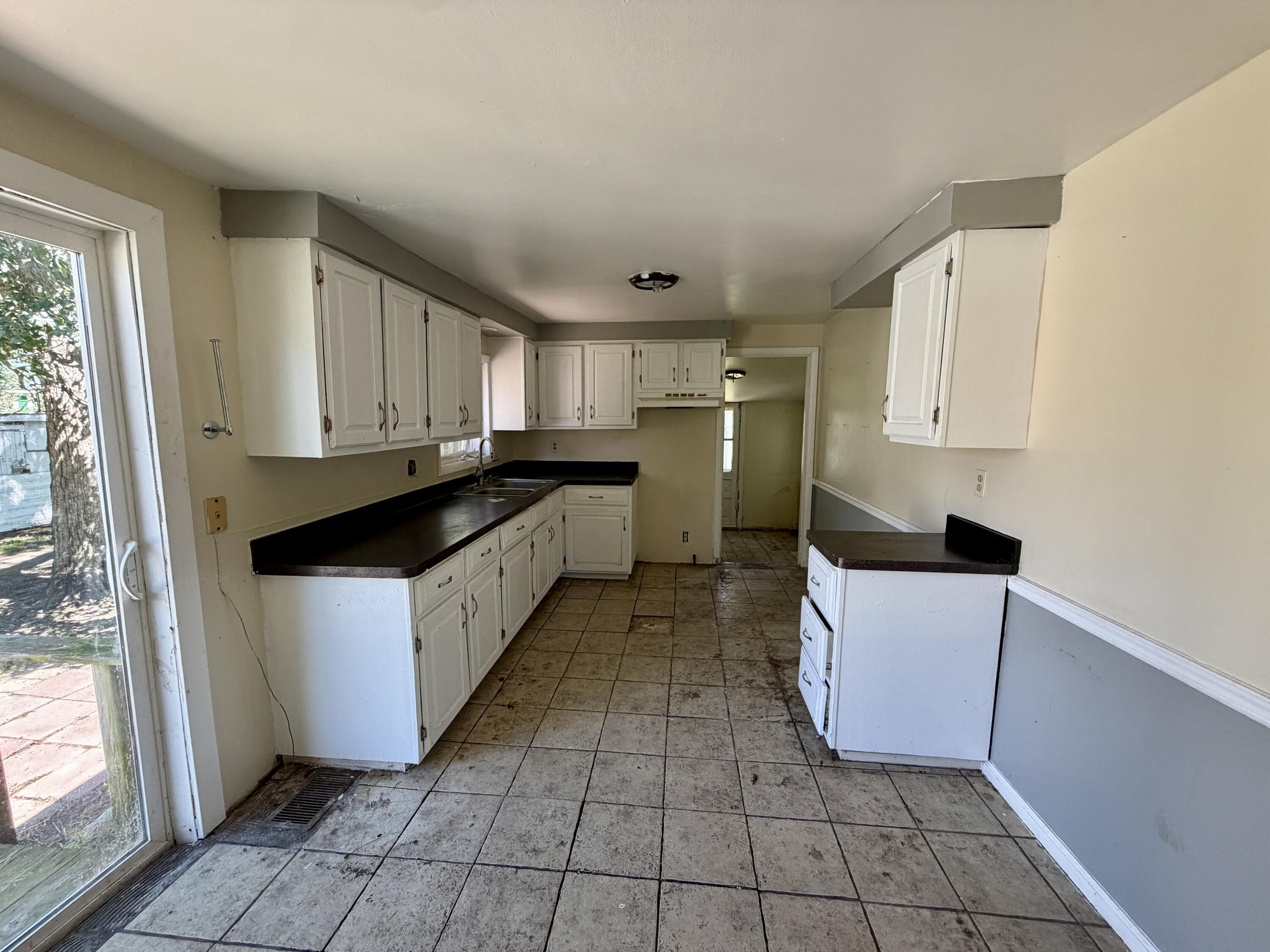 127 E Mill Street Property Photo 14