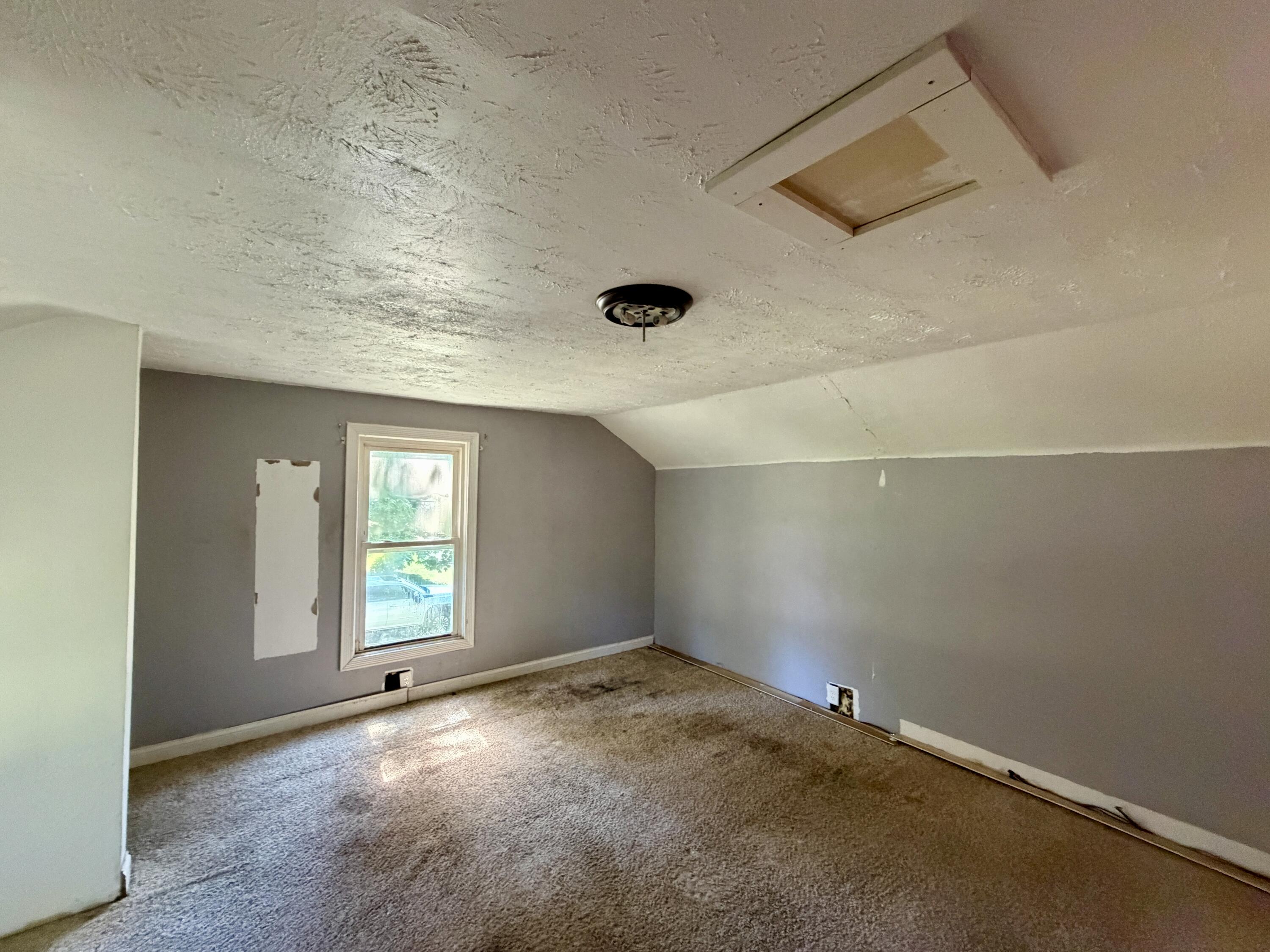 127 E Mill Street Property Photo 18