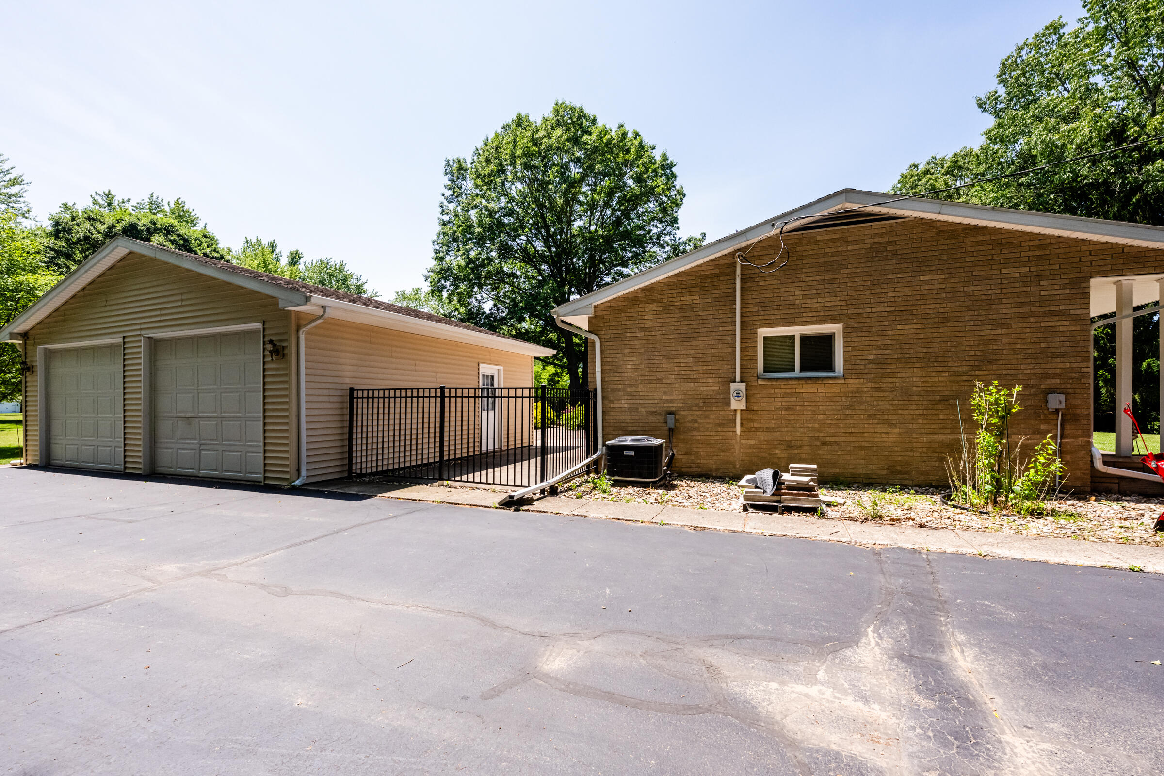 1595 Alex Path Property Photo 9