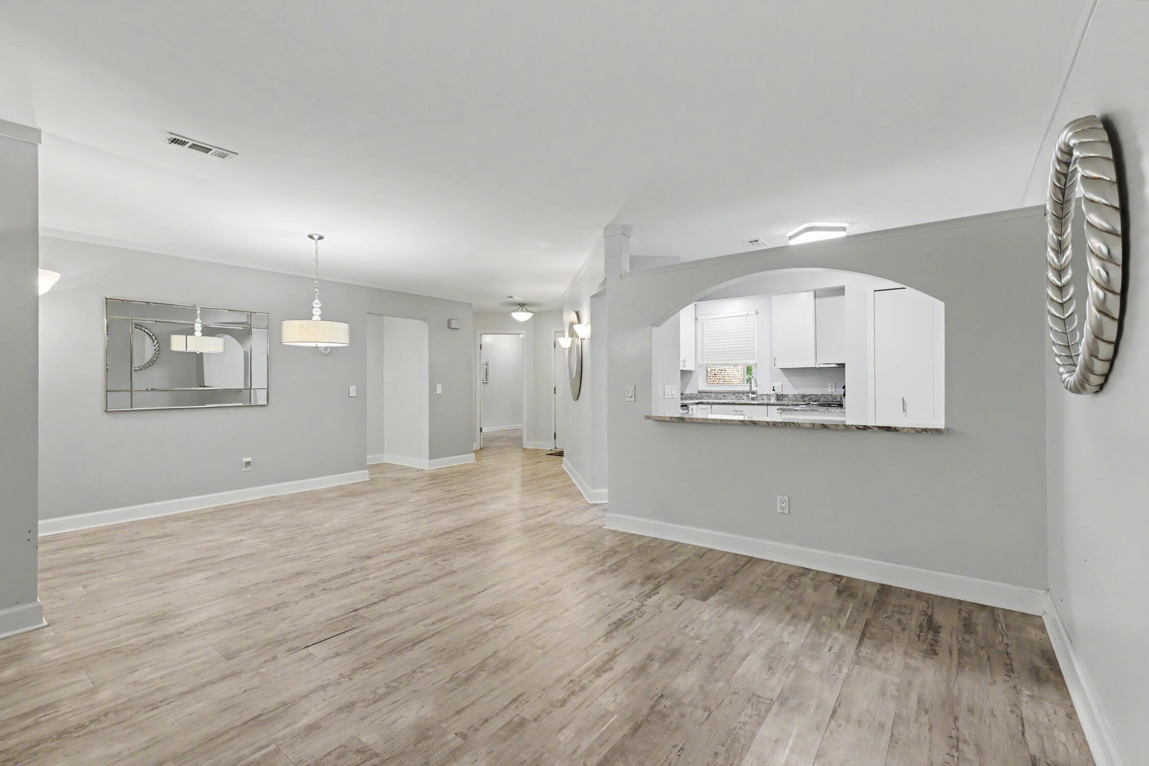 6600 Ridgefield Circle Property Photo 10