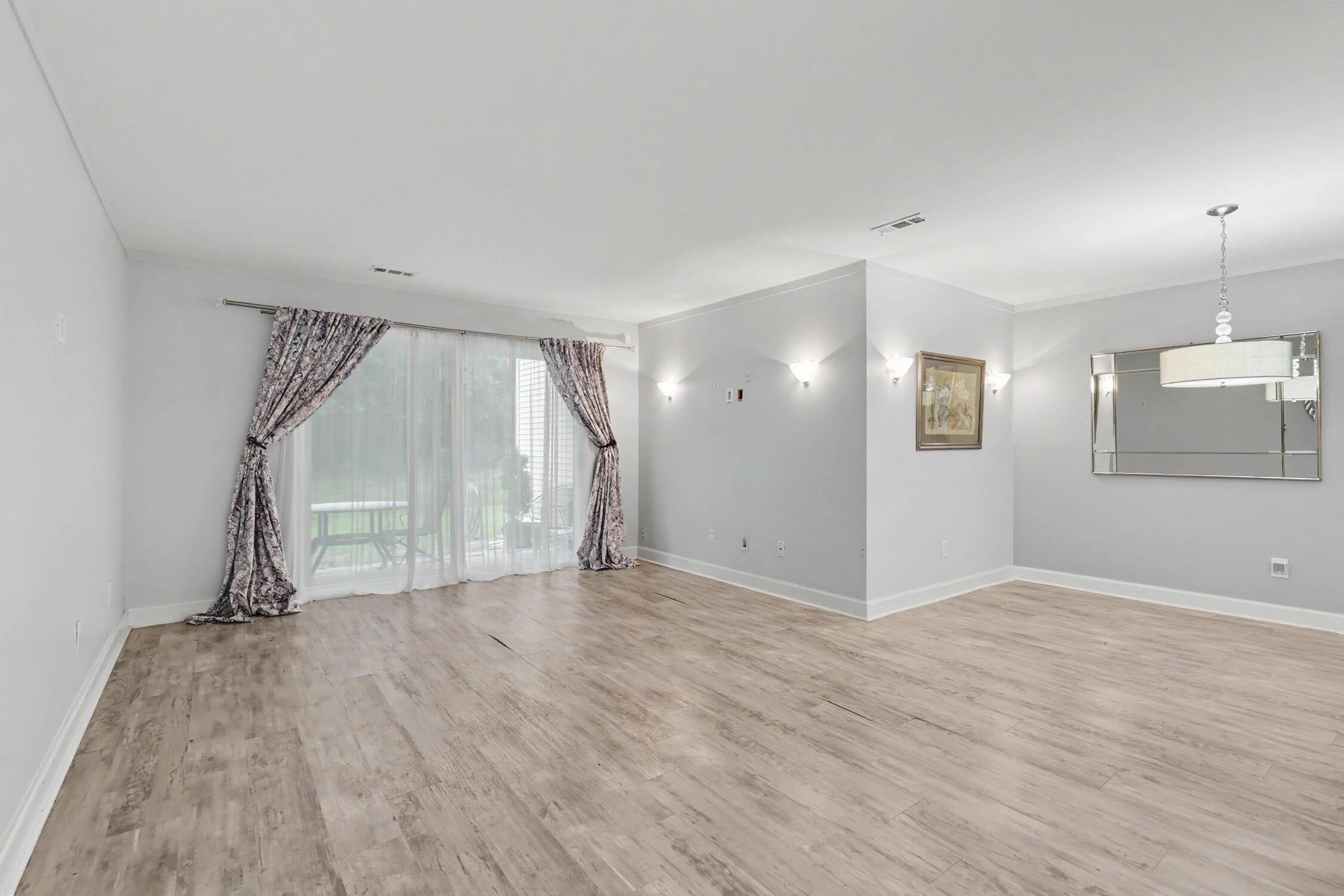 6600 Ridgefield Circle Property Photo 11