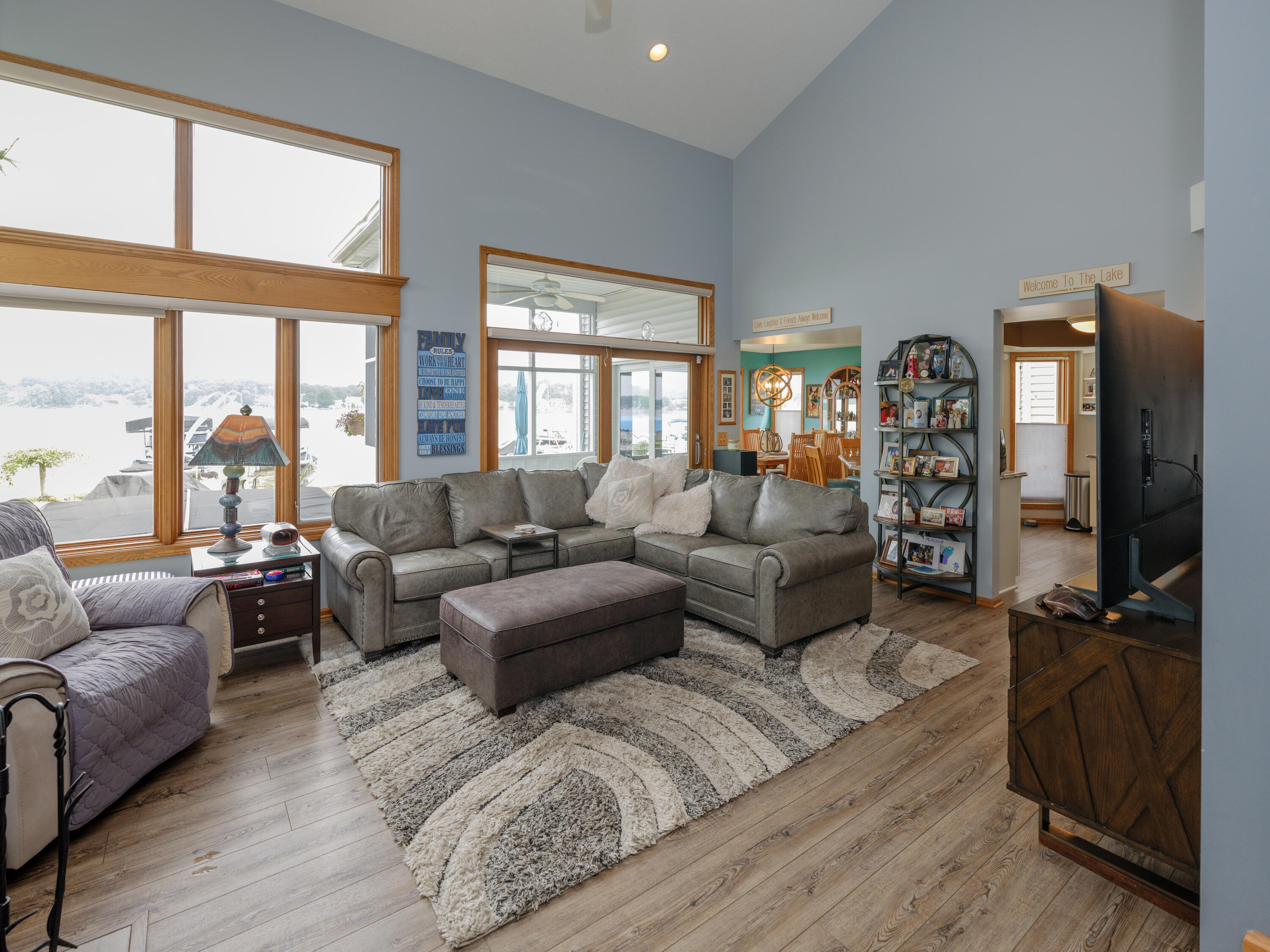 1821 Lakeview Drive Property Photo 4