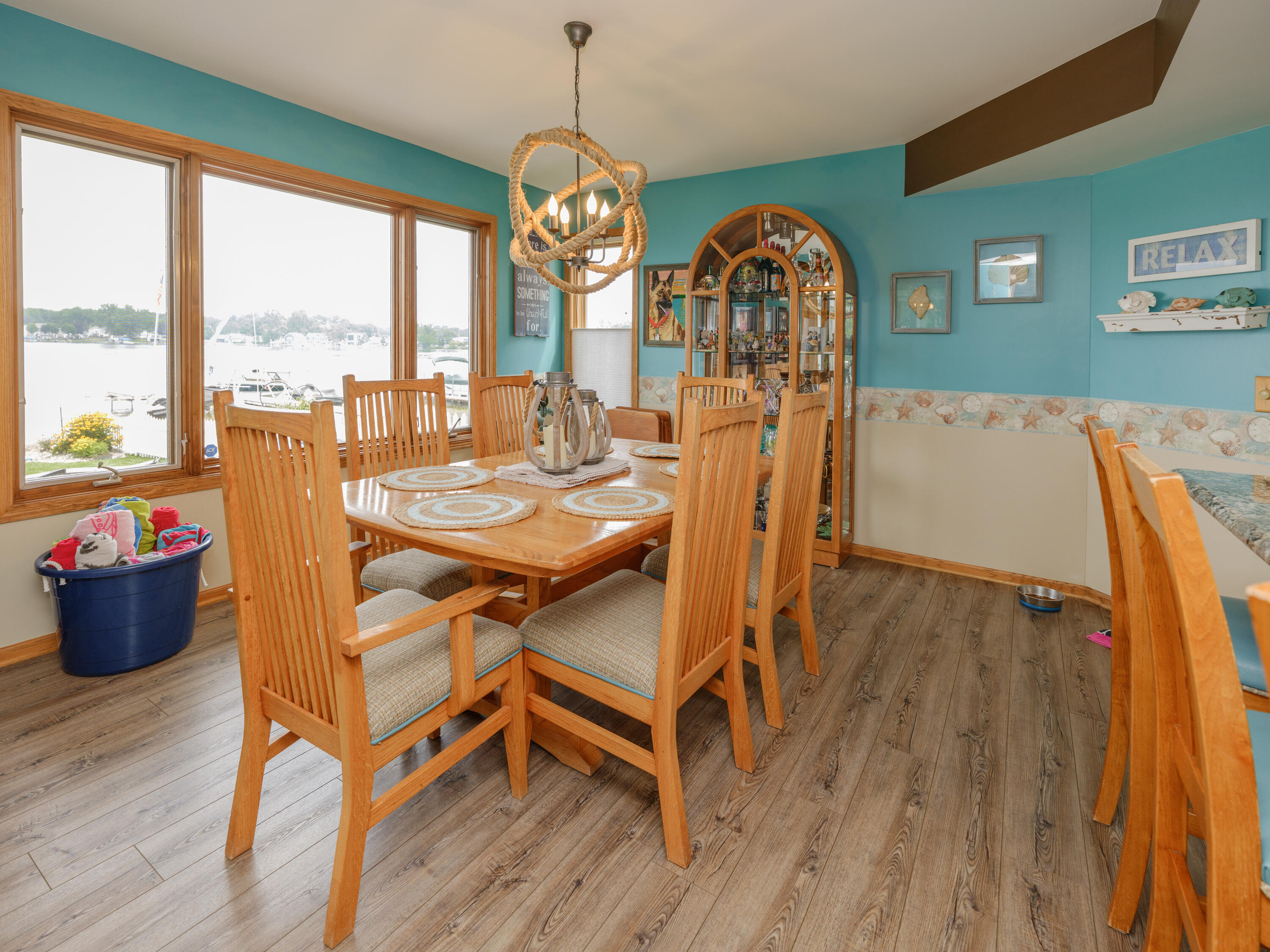 1821 Lakeview Drive Property Photo 9
