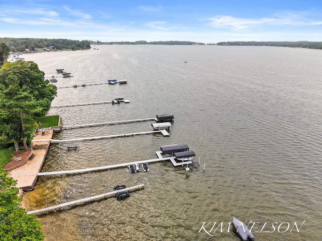 5768 S Shore Drive Property Photo 4
