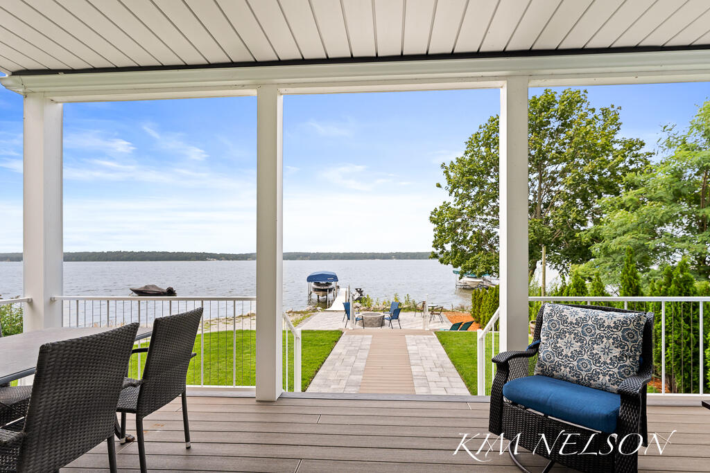 5768 S Shore Drive Property Photo 8