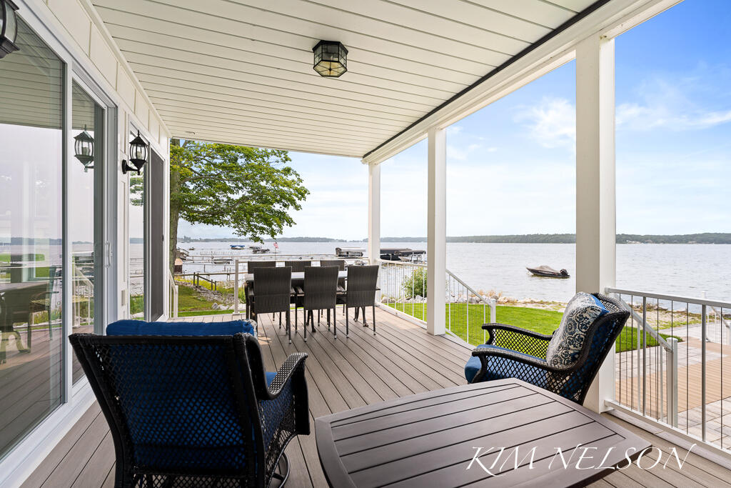 5768 S Shore Drive Property Photo 9