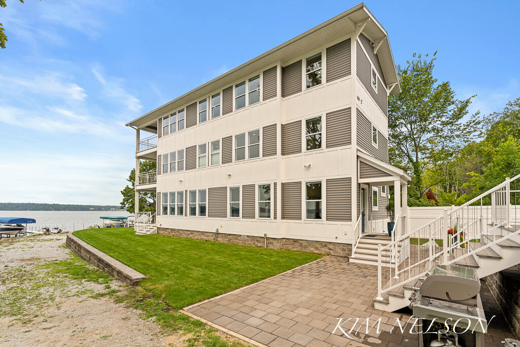 5768 S Shore Drive Property Photo 11