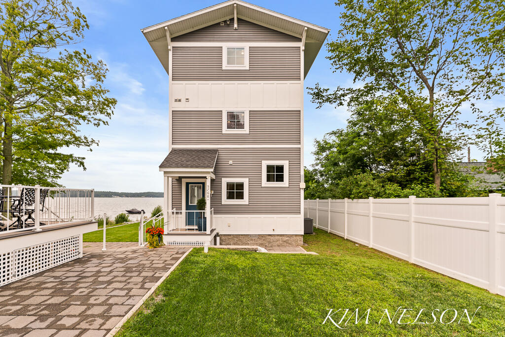 5768 S Shore Drive Property Photo 13