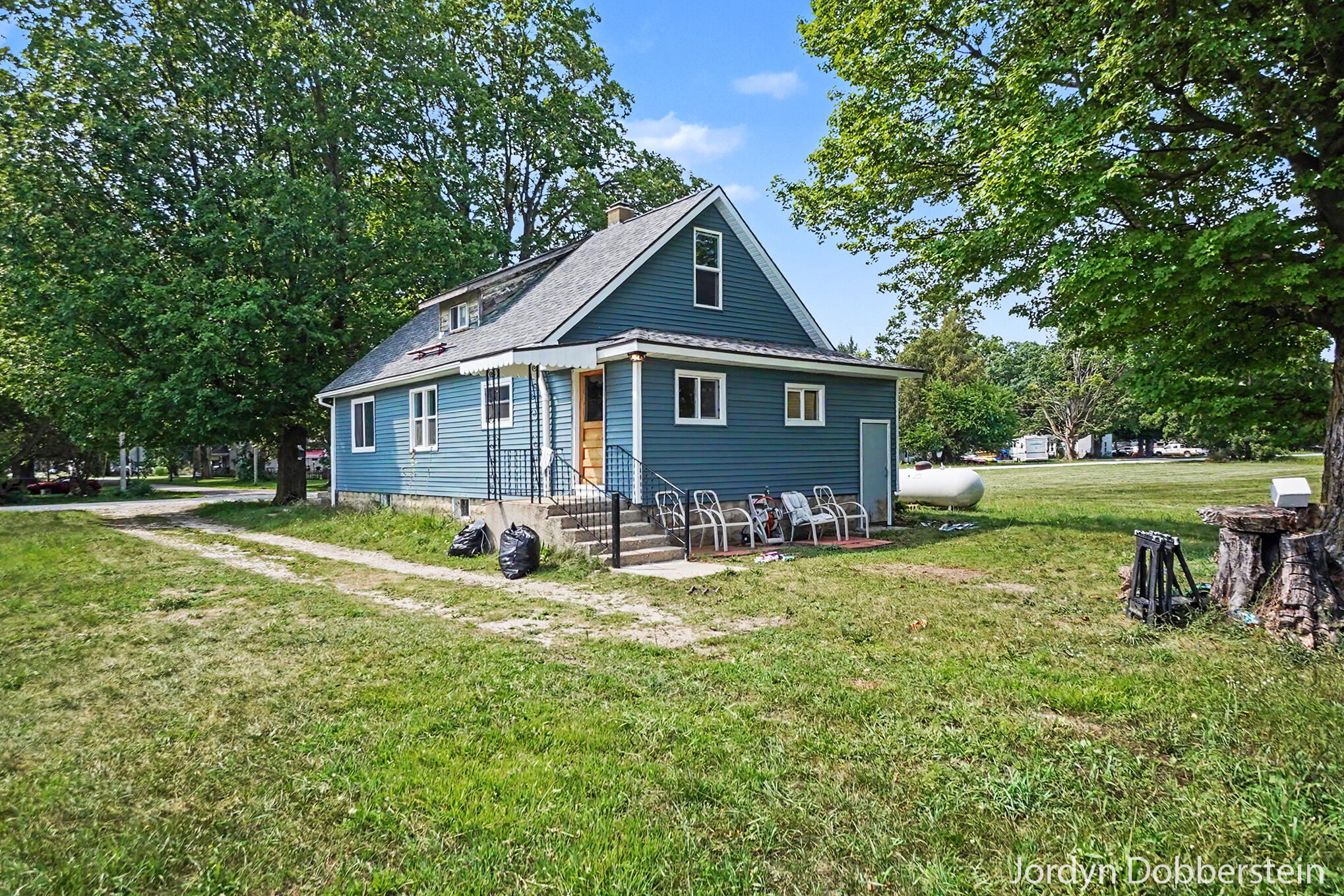 4748 Grove Street Property Photo 4