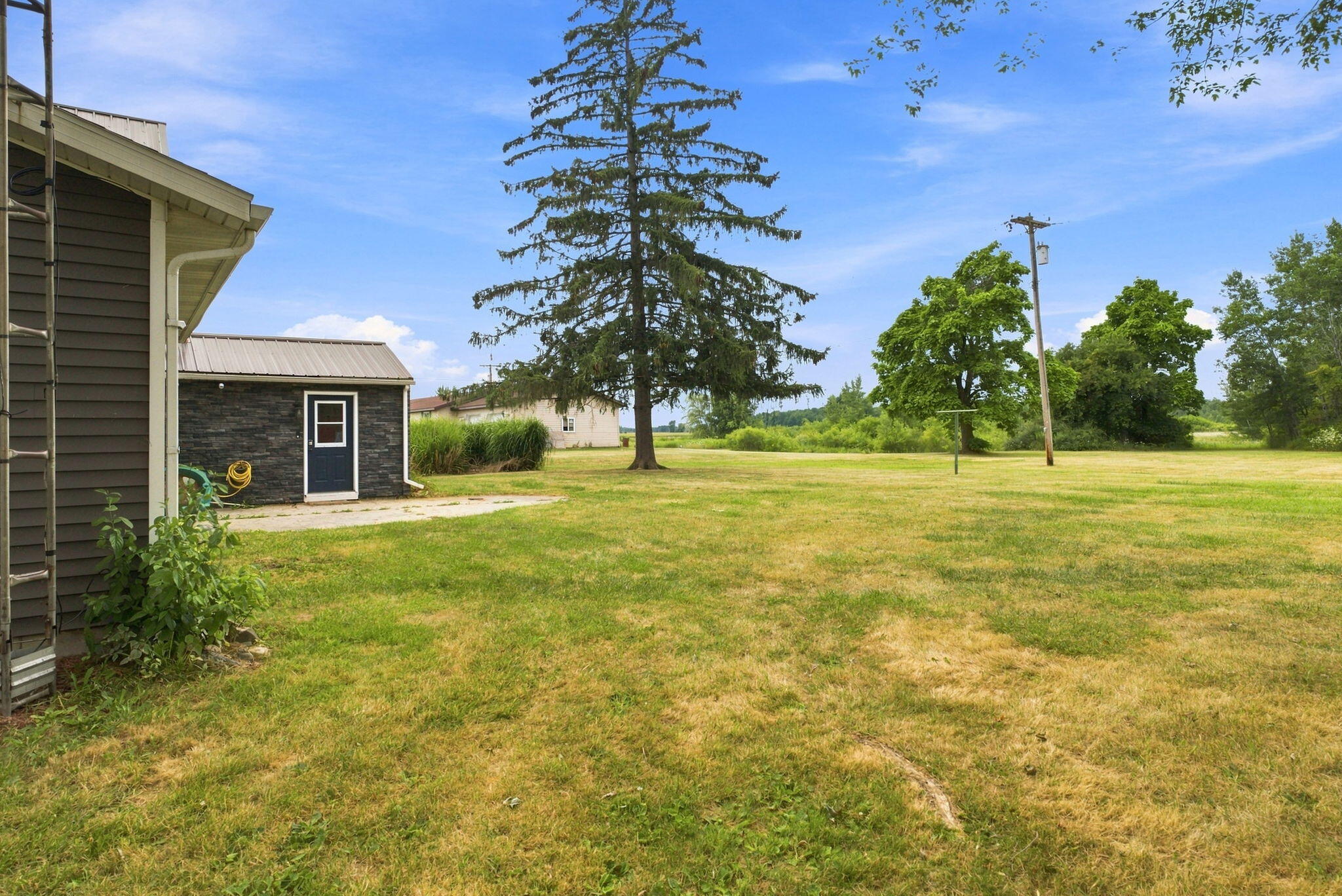 3951 N Van Dyke Road Property Photo 2