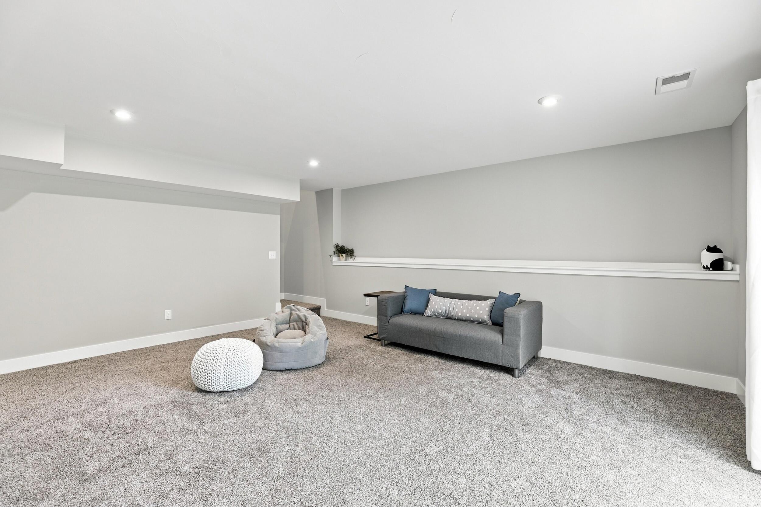 6927 Caliburn Drive Se Property Photo 27