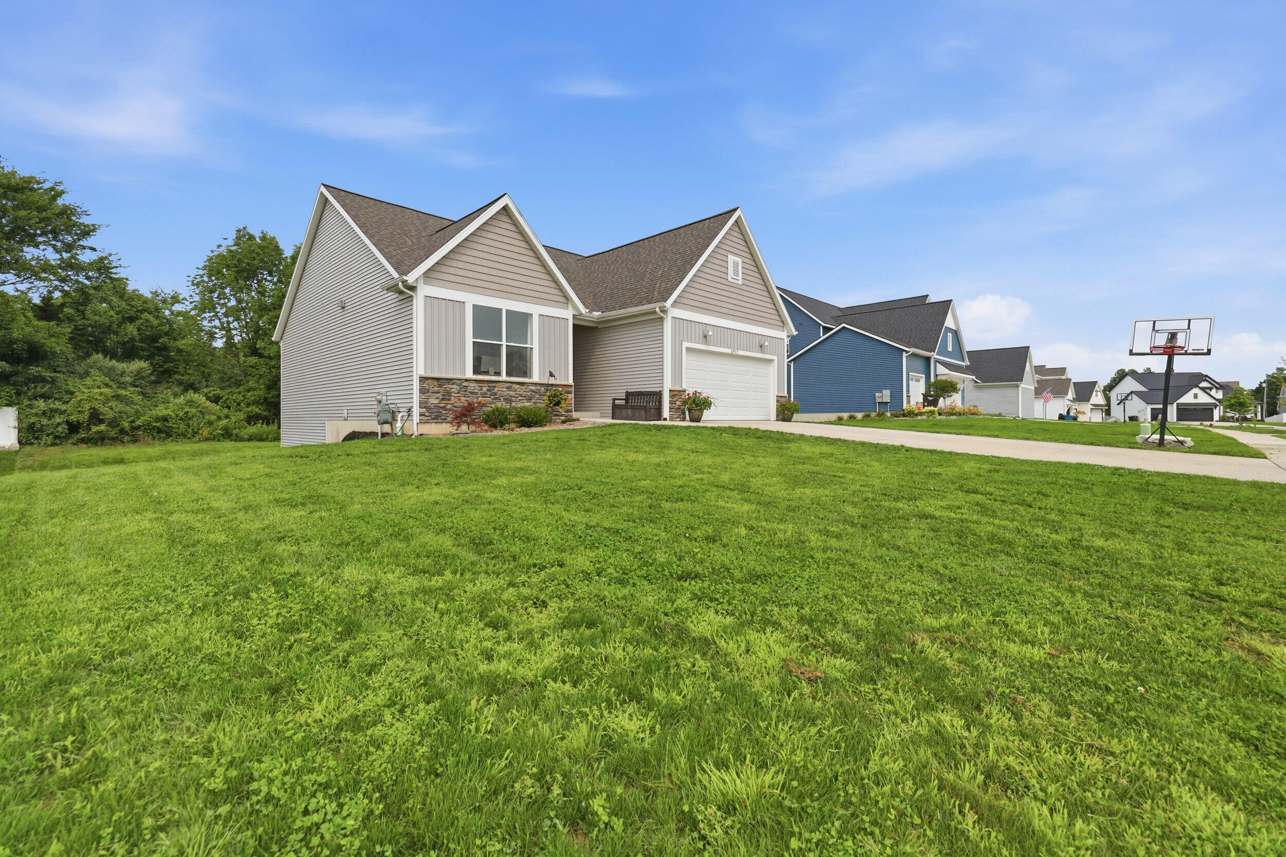 6927 Caliburn Drive Se Property Photo 40