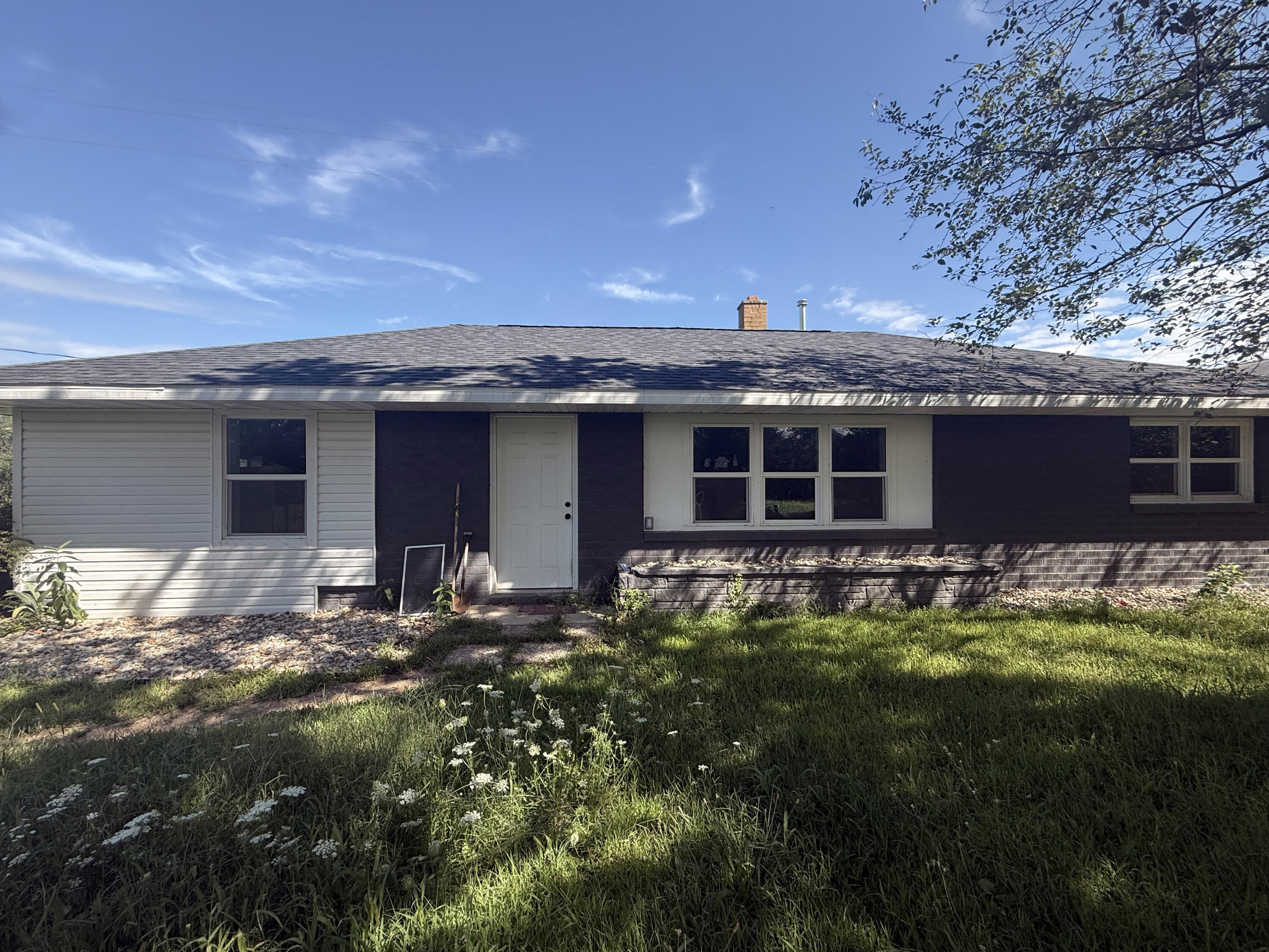 5975 Baseline Road Property Photo 1