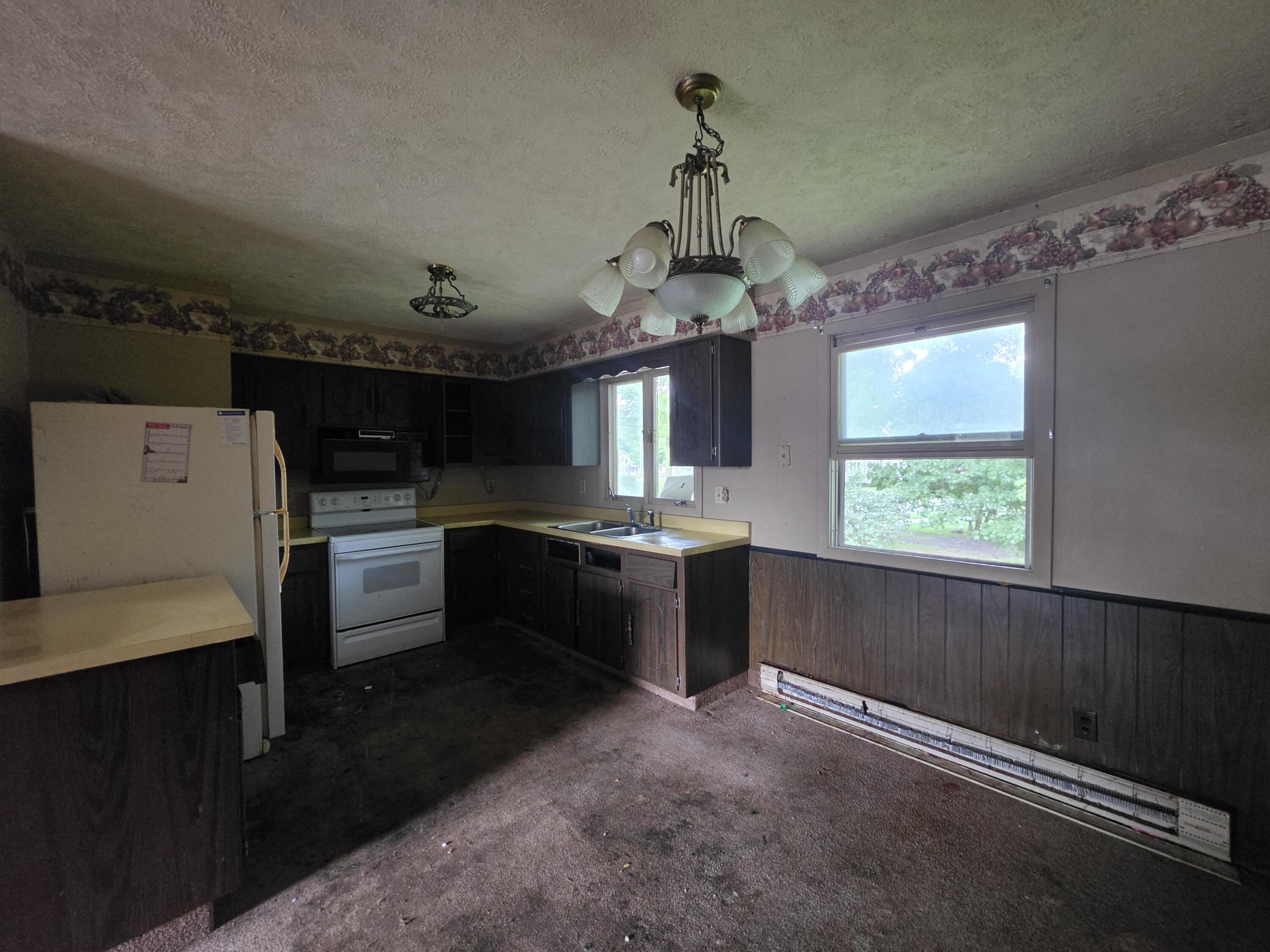 100 Clinton Street Property Photo 13