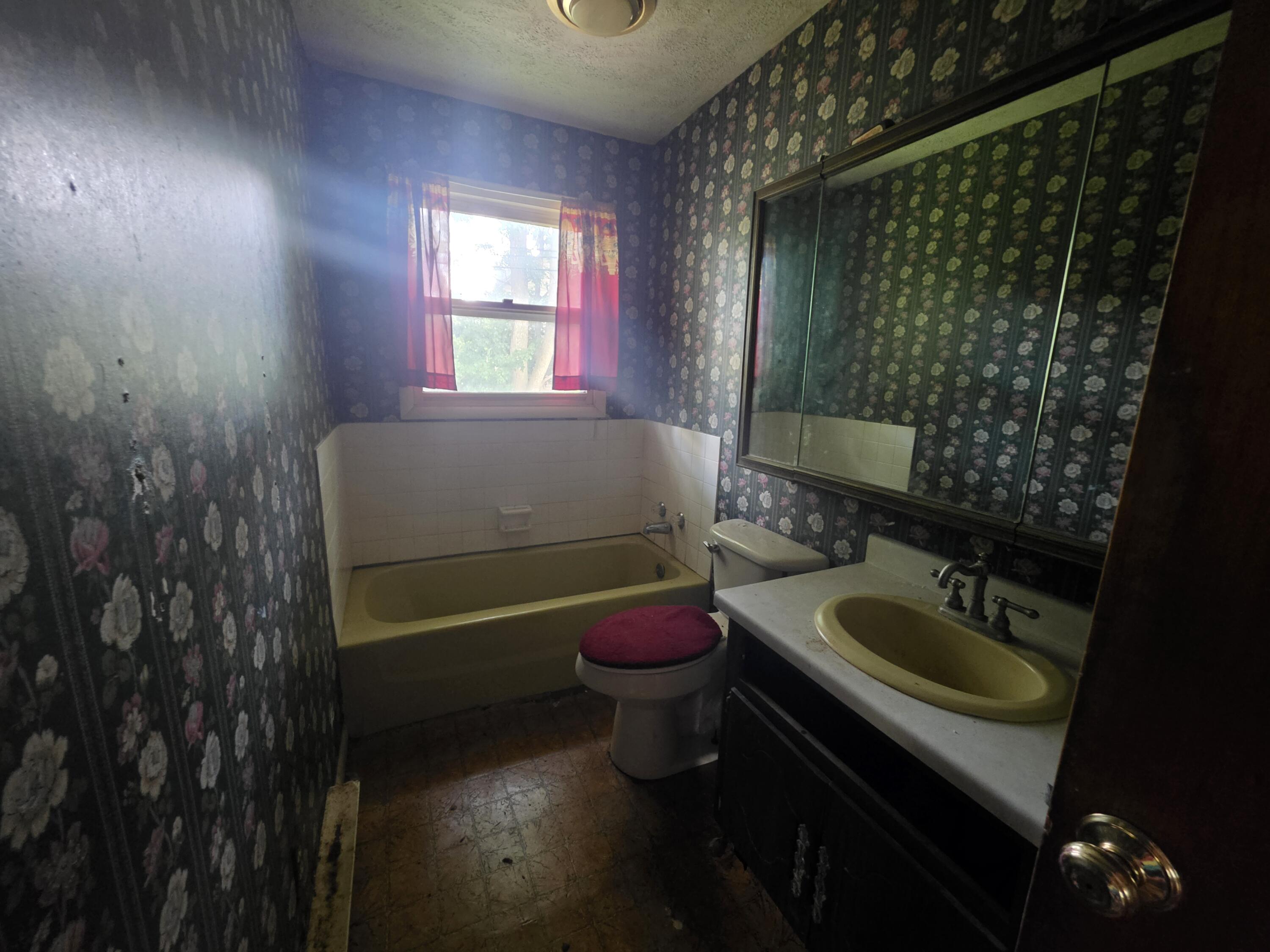 100 Clinton Street Property Photo 23