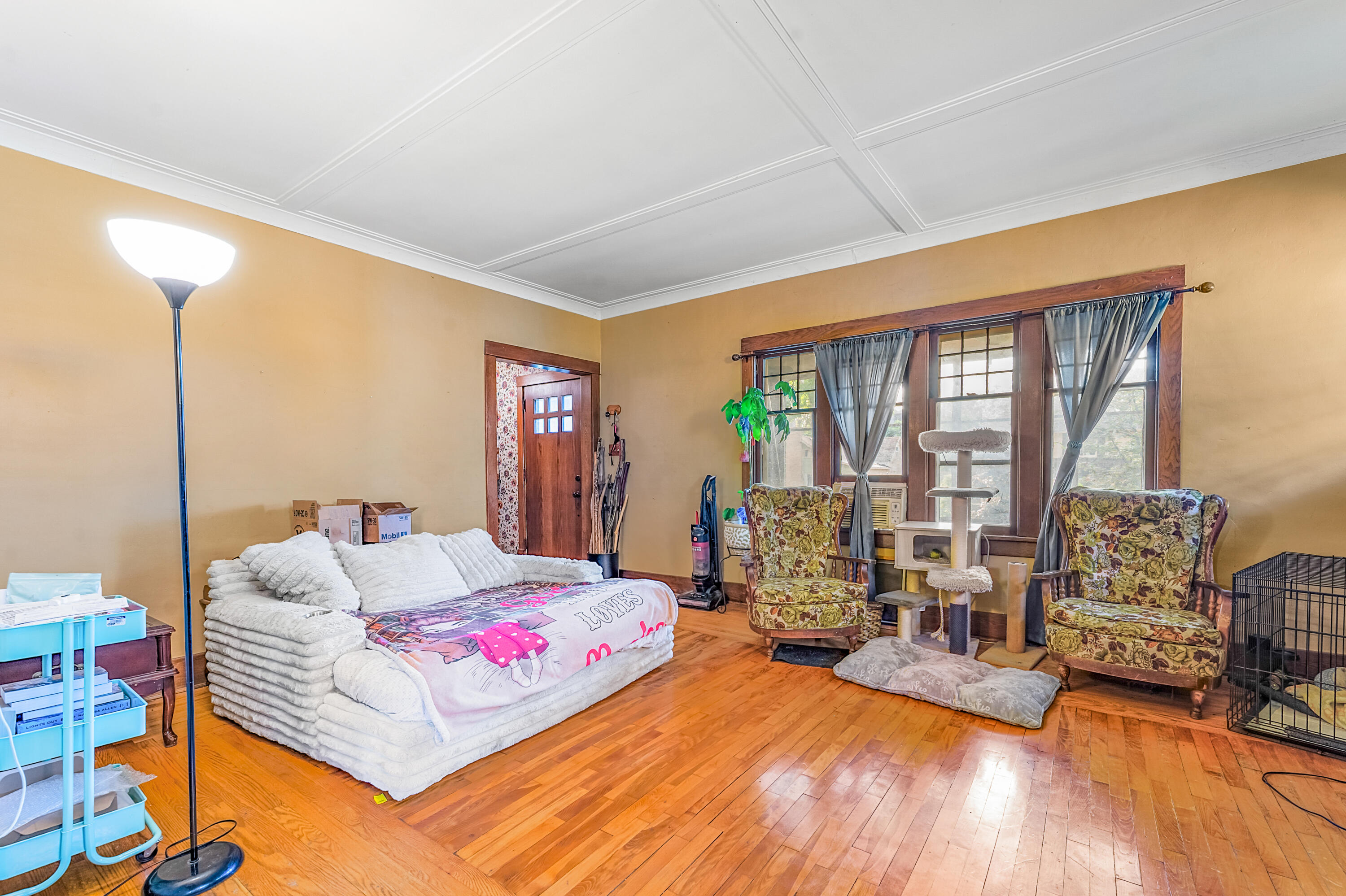 437 E Chapin Street Property Photo 8