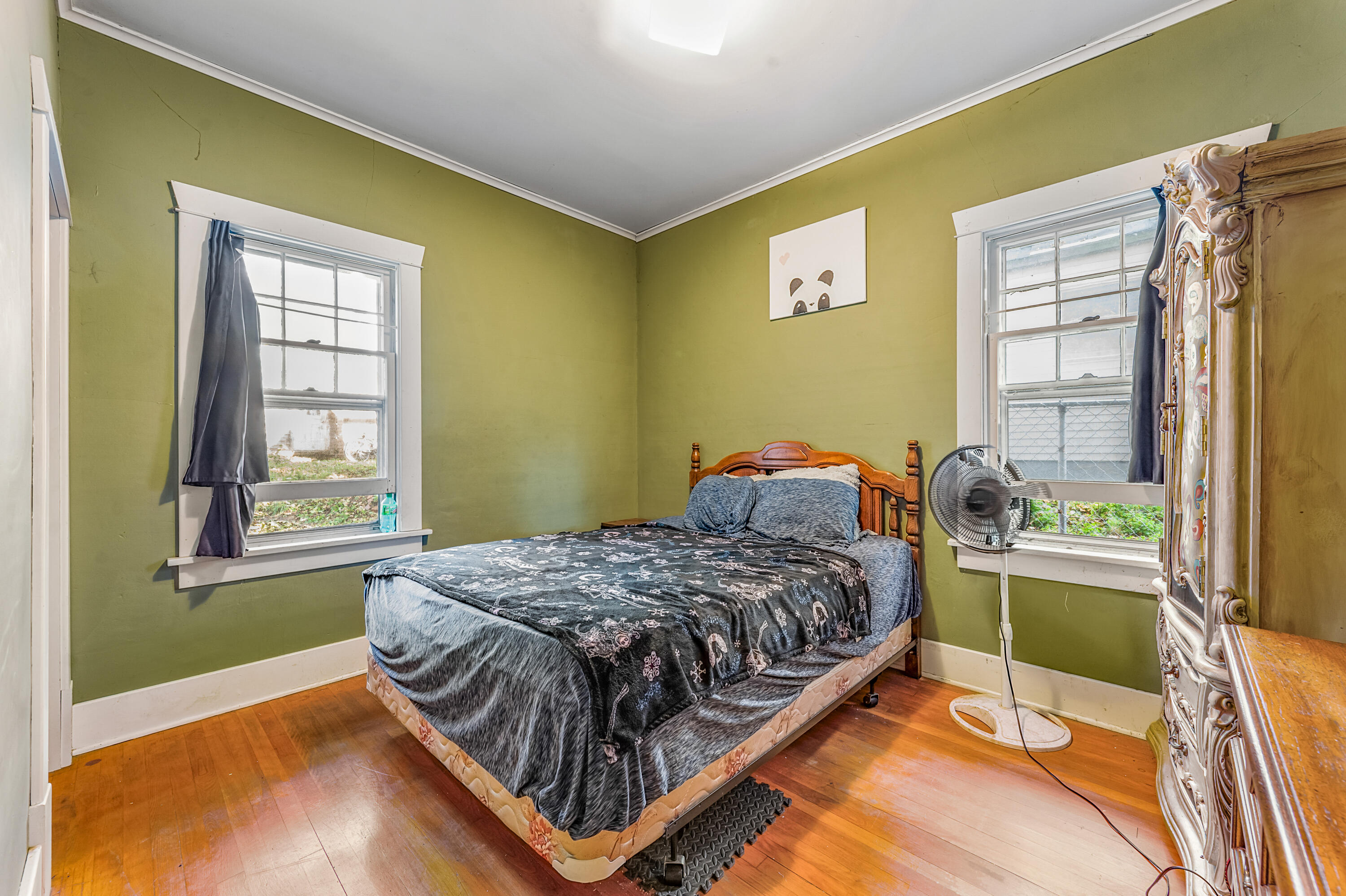 437 E Chapin Street Property Photo 11