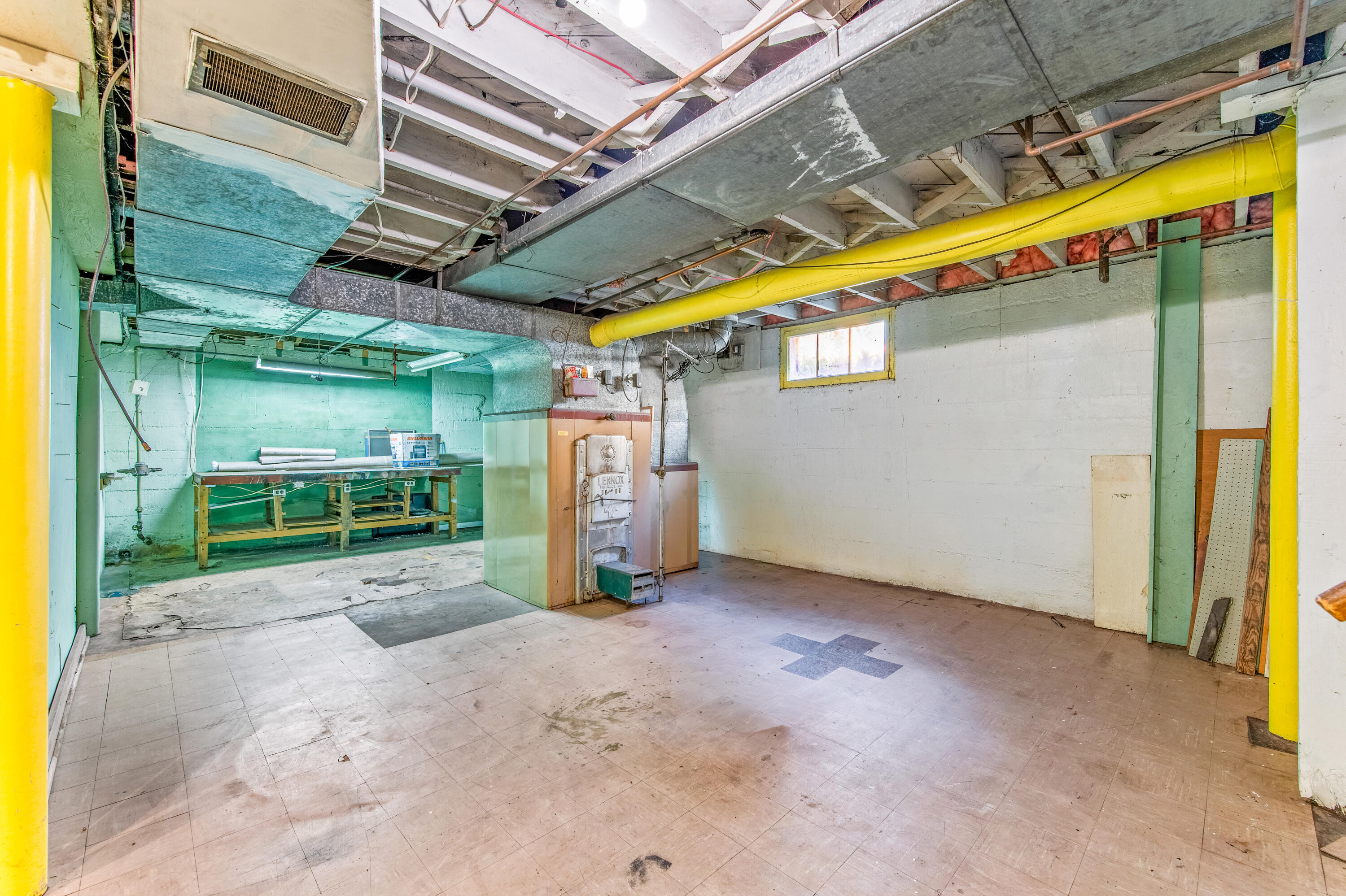 437 E Chapin Street Property Photo 19