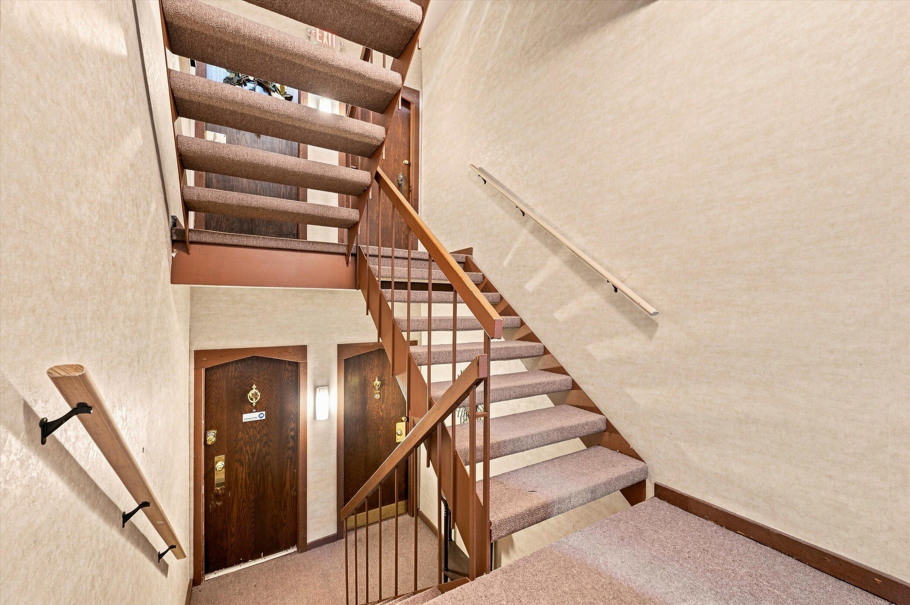 893 Cliffs Drive 107 Property Photo 5