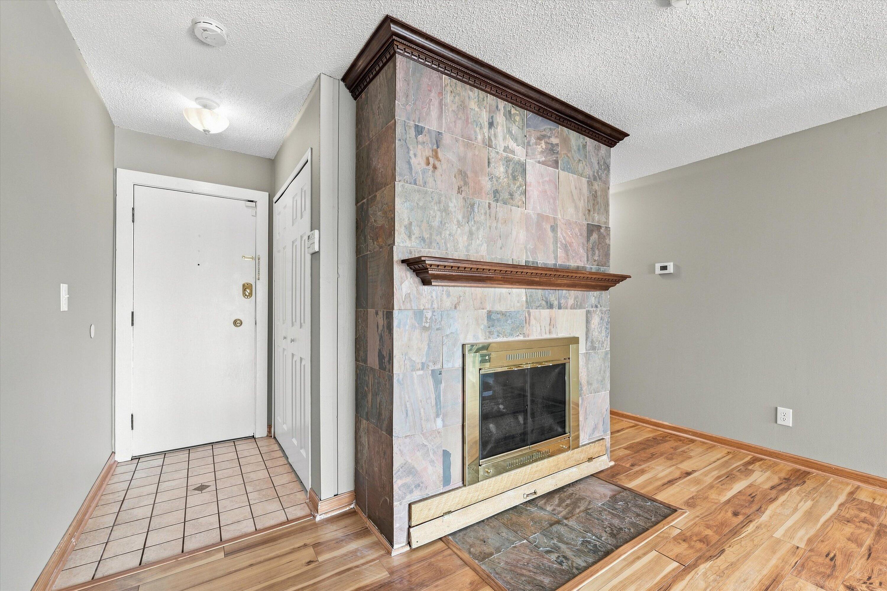 893 Cliffs Drive 107 Property Photo 6