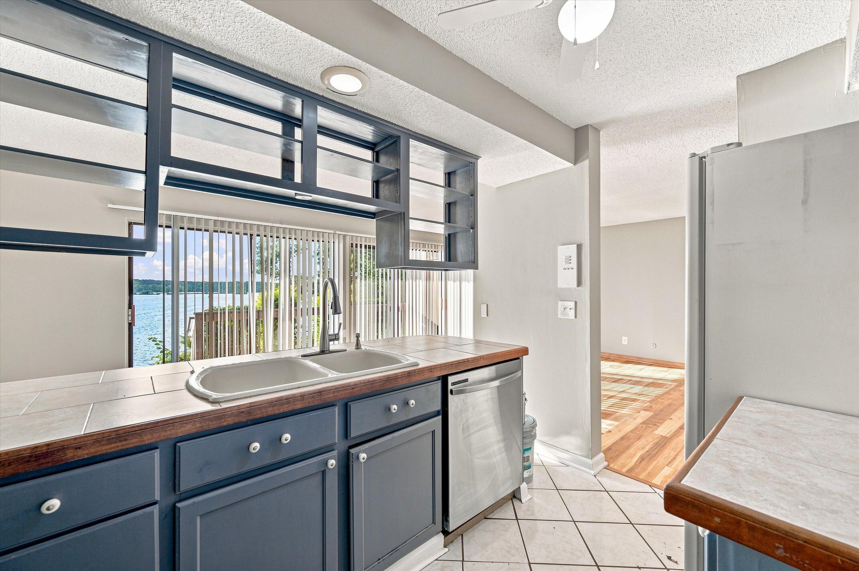 893 Cliffs Drive 107 Property Photo 17