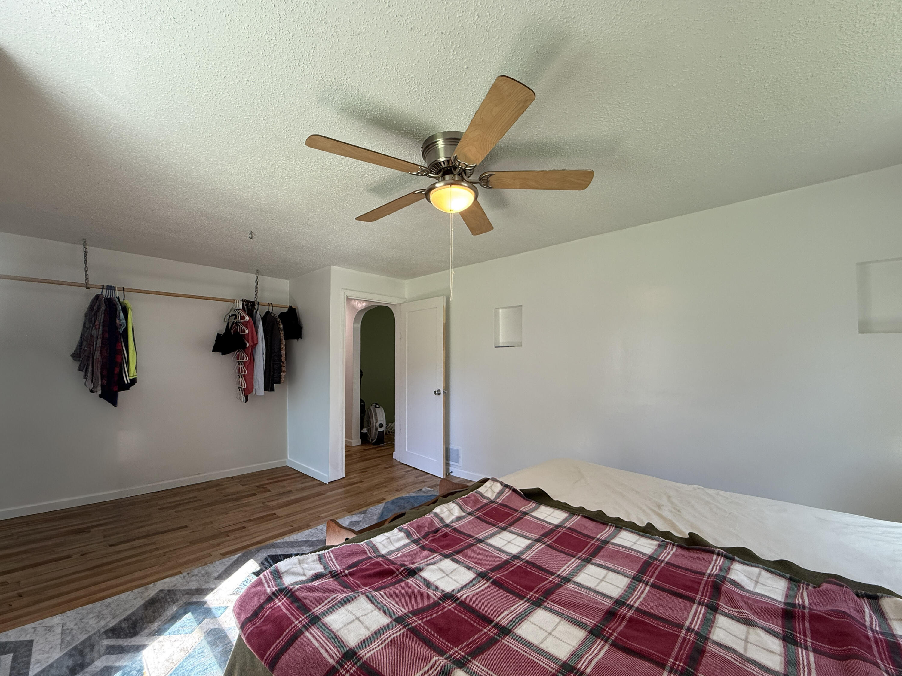 2661 E Empire Avenue Property Photo 9