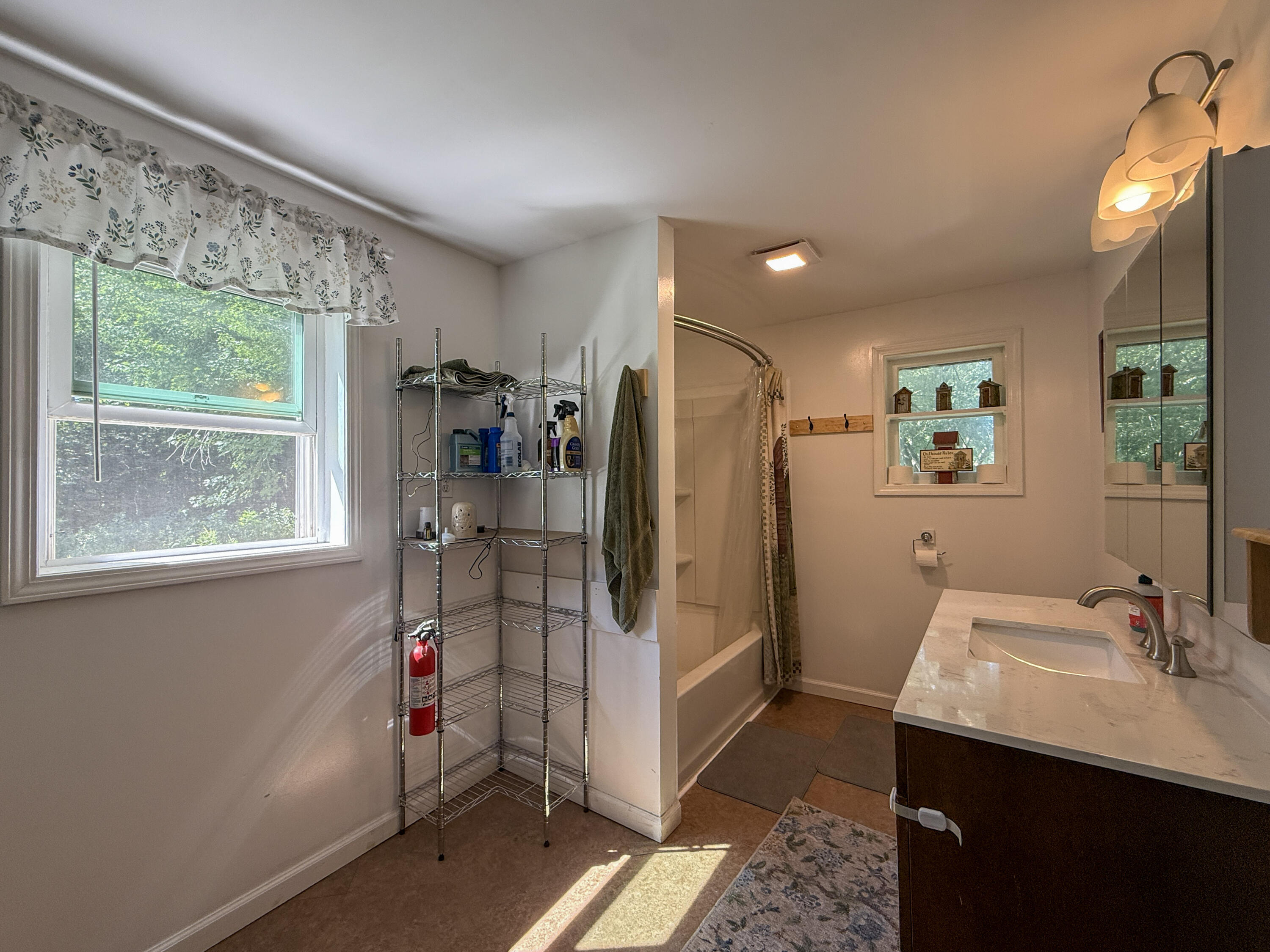 2661 E Empire Avenue Property Photo 12