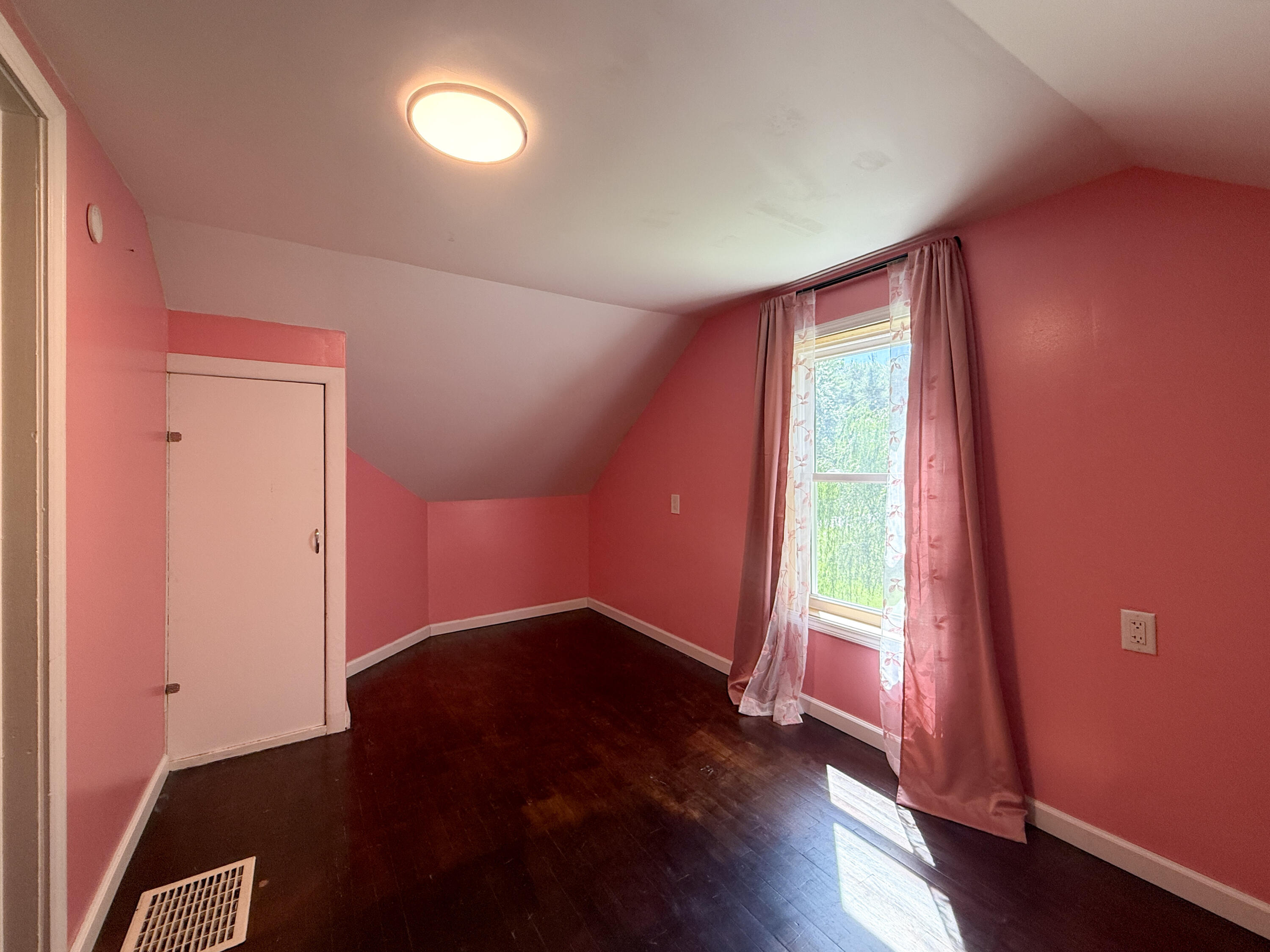 2661 E Empire Avenue Property Photo 21