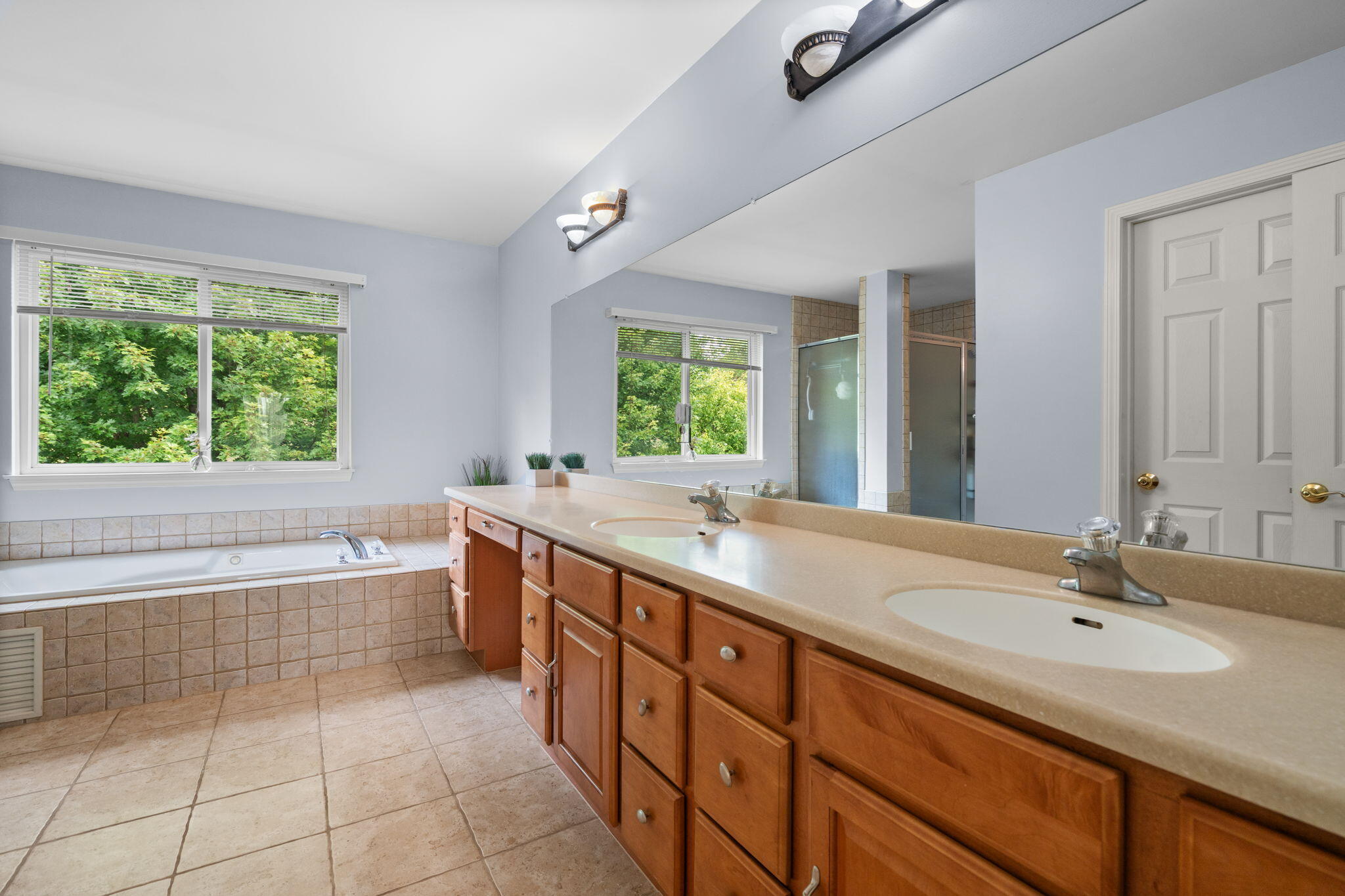 2240 Indian Creek Circle Property Photo 25