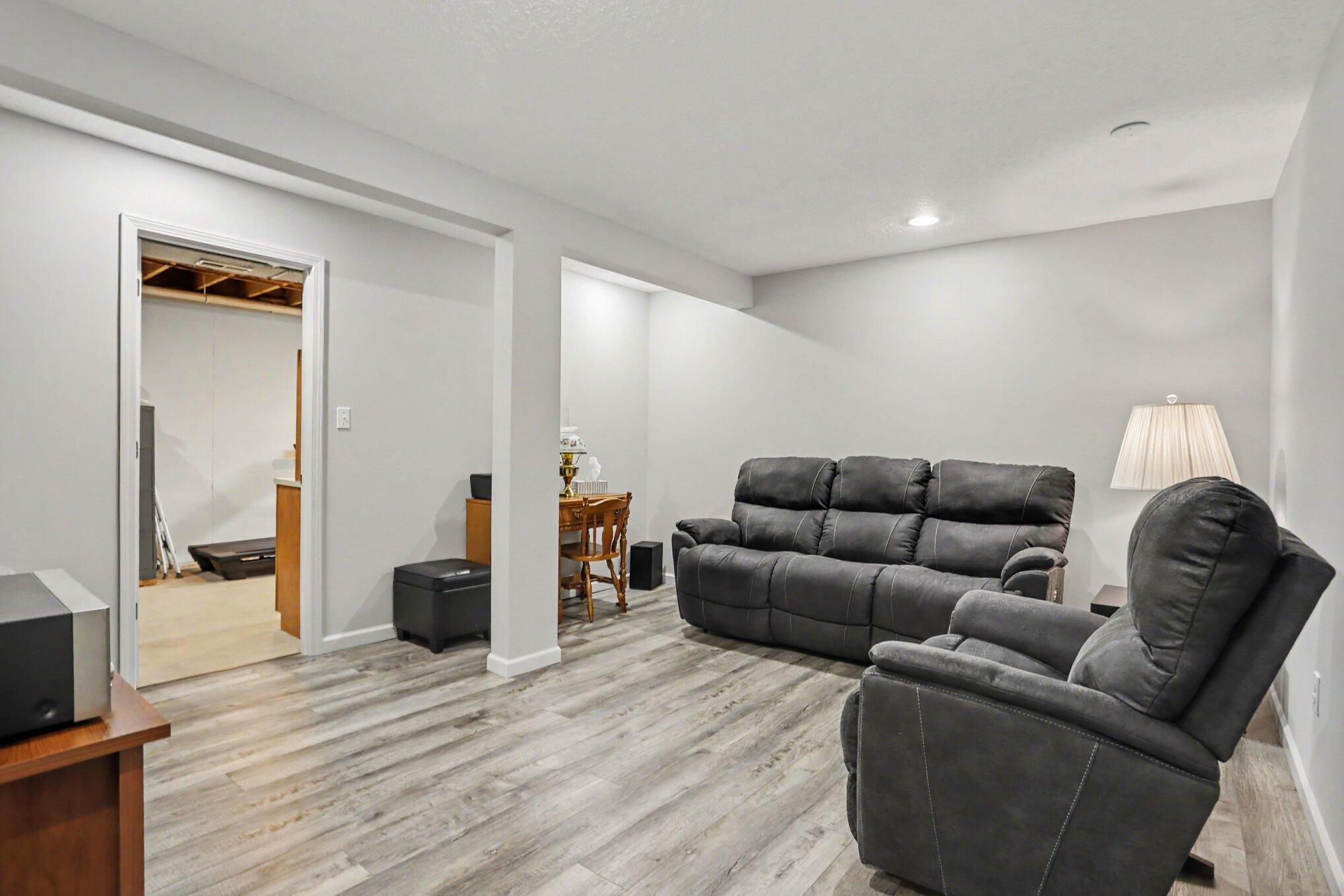 56695 Chippewa Drive Property Photo 18