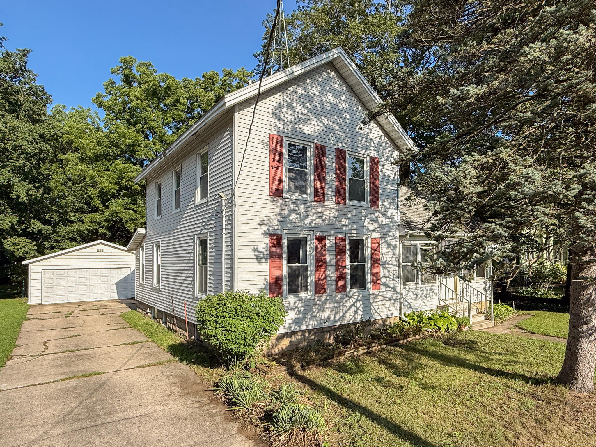 103 N Lowe Street Property Photo 1